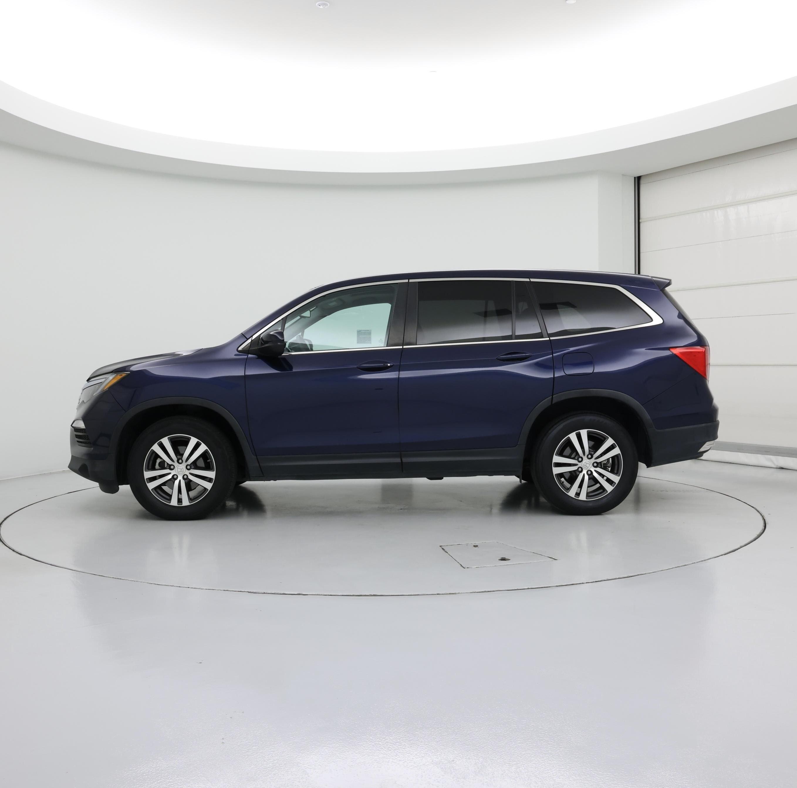 Thumbnail: 2016 Honda Pilot - 3