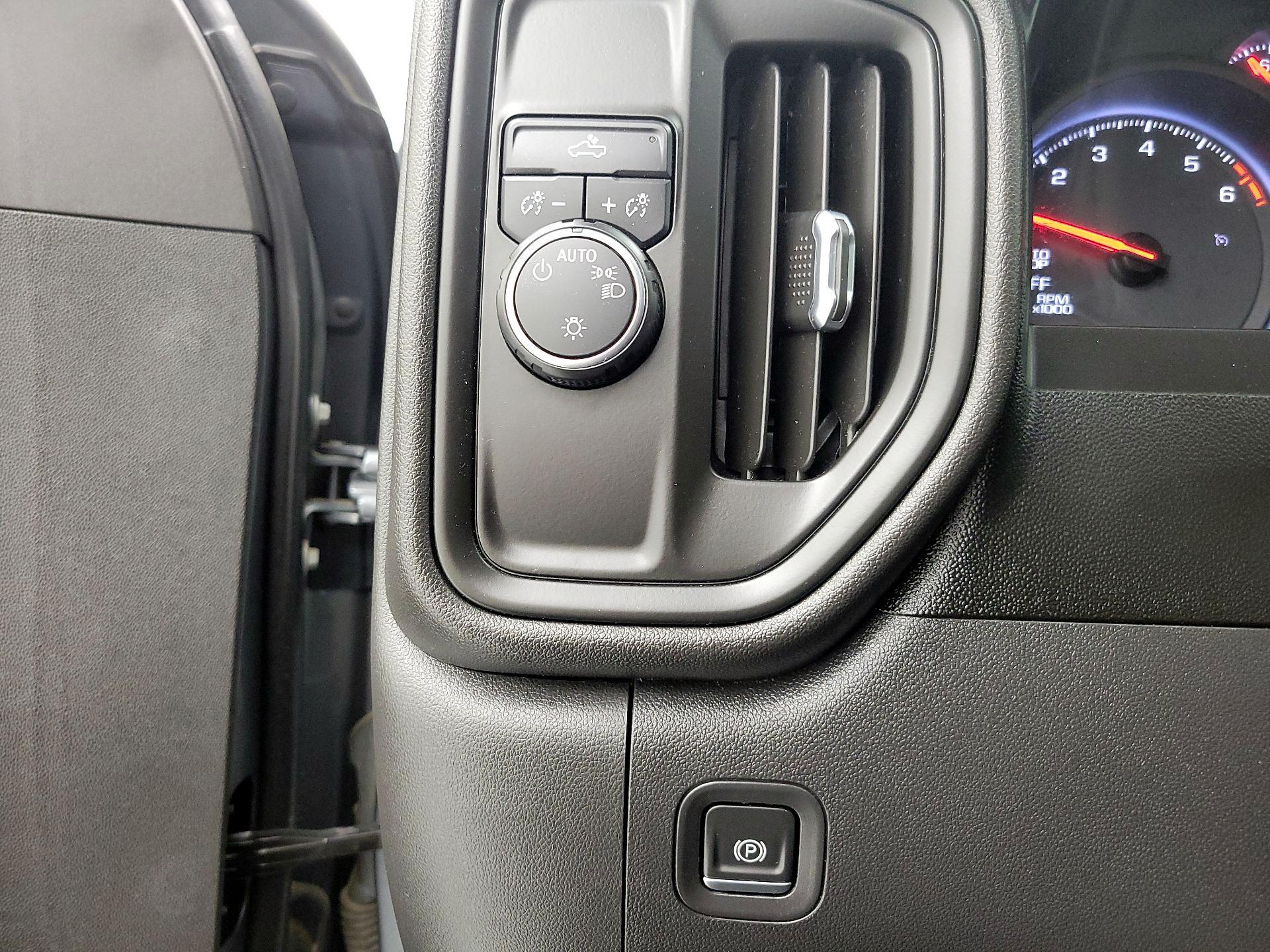 Thumbnail: 2021 Chevrolet Silverado 1500 - 13