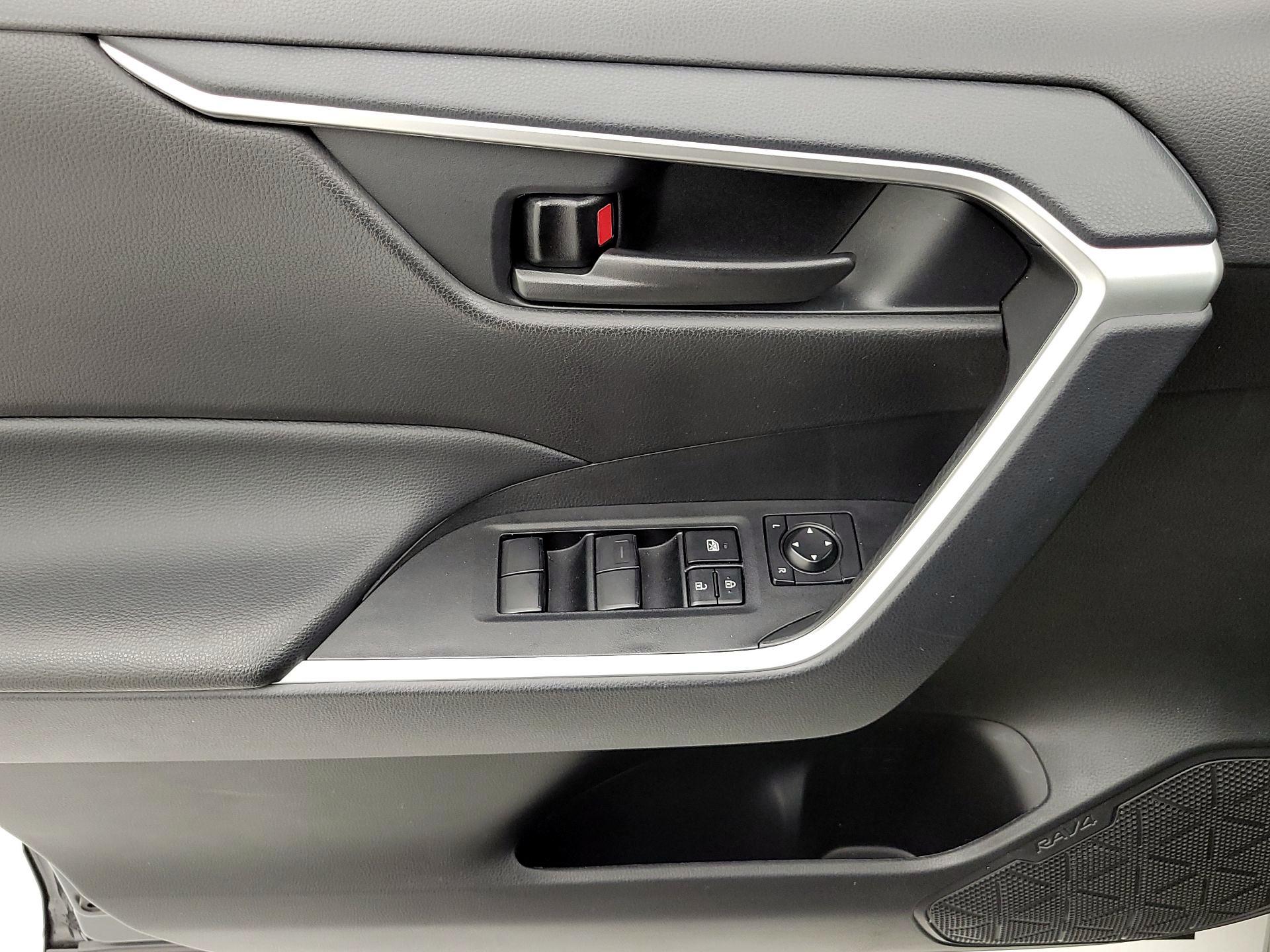 Thumbnail: 2024 Toyota RAV4 - 12