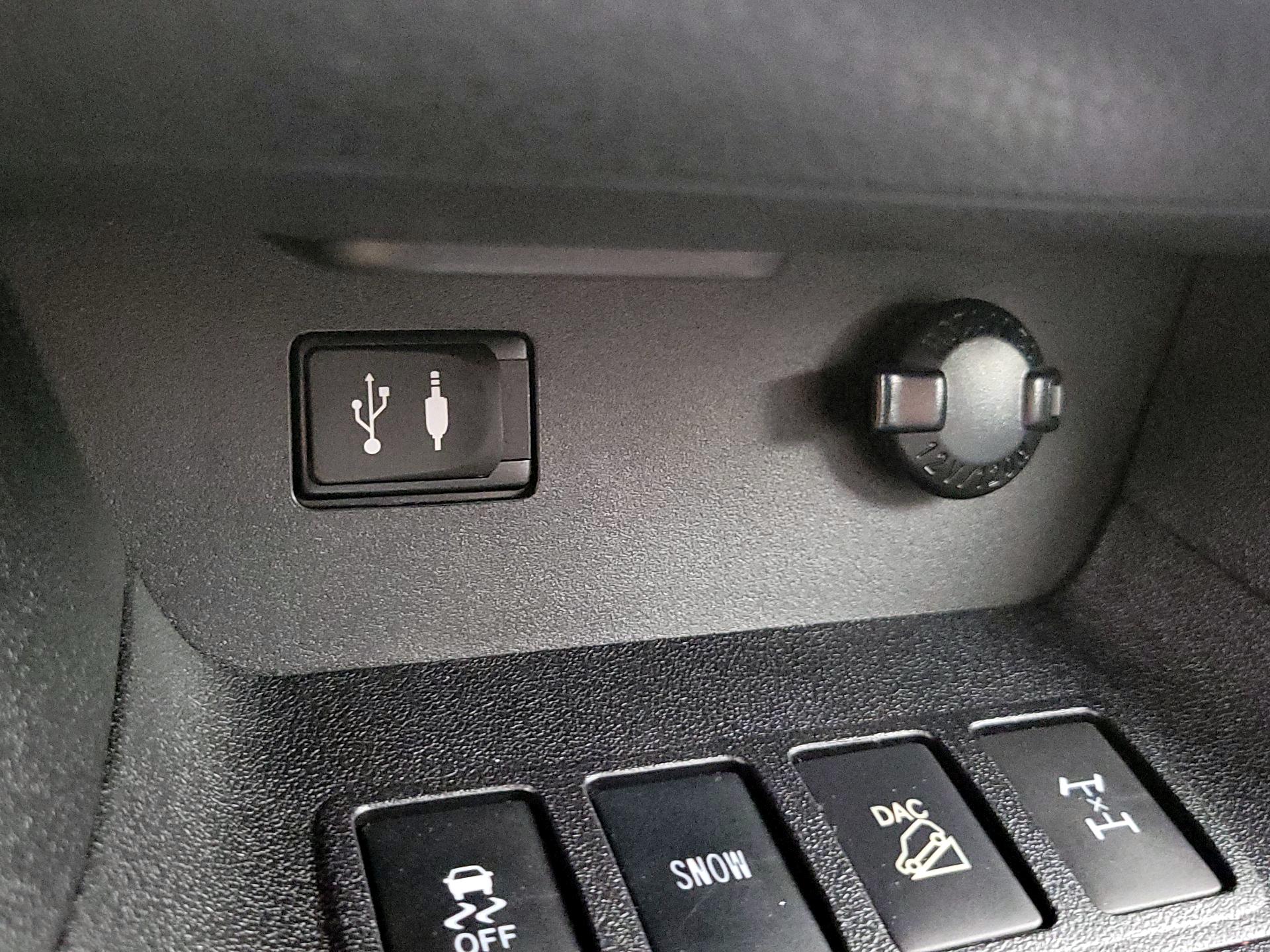 Thumbnail: 2015 Toyota Highlander - 19