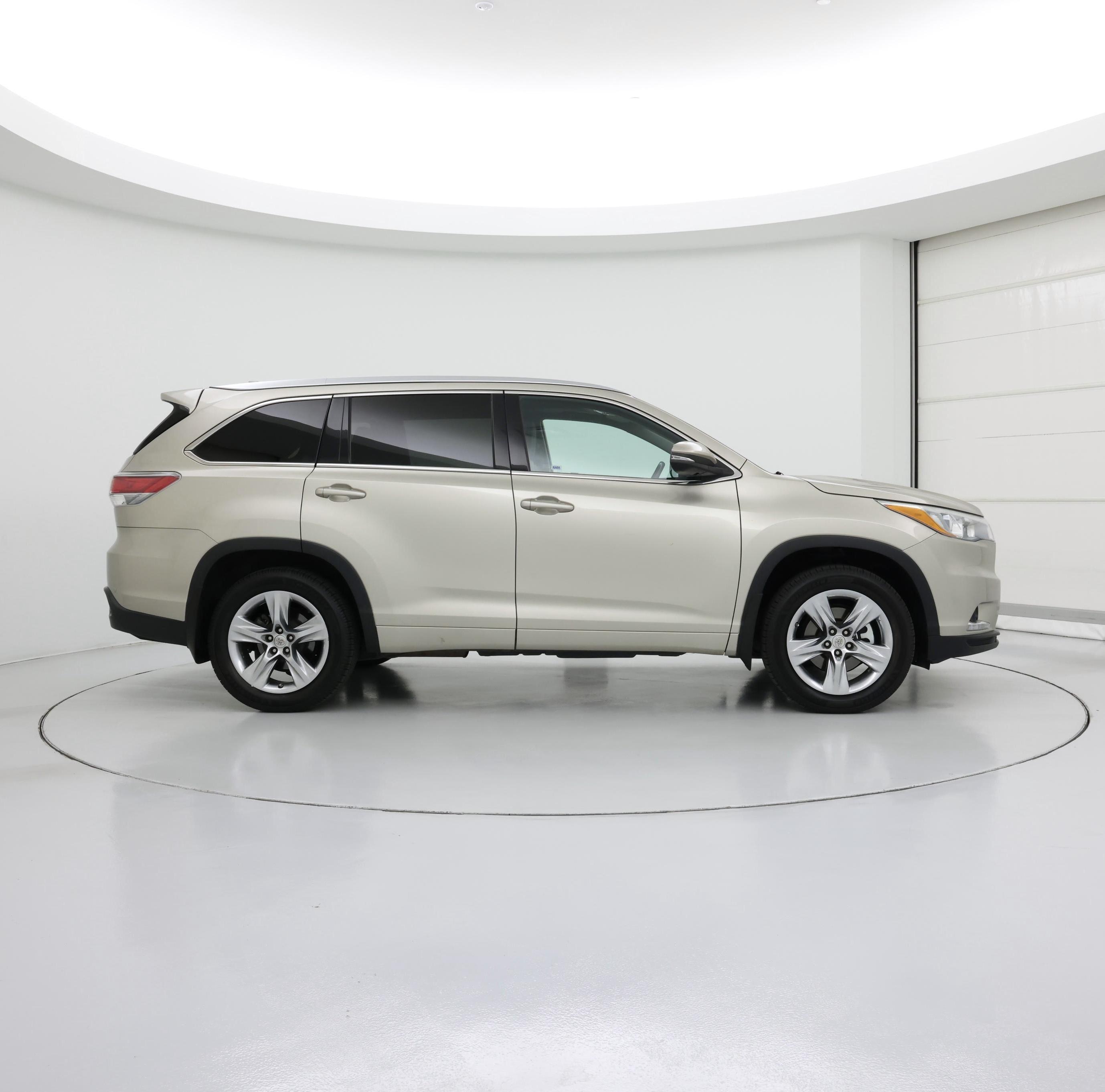 Thumbnail: 2015 Toyota Highlander - 7