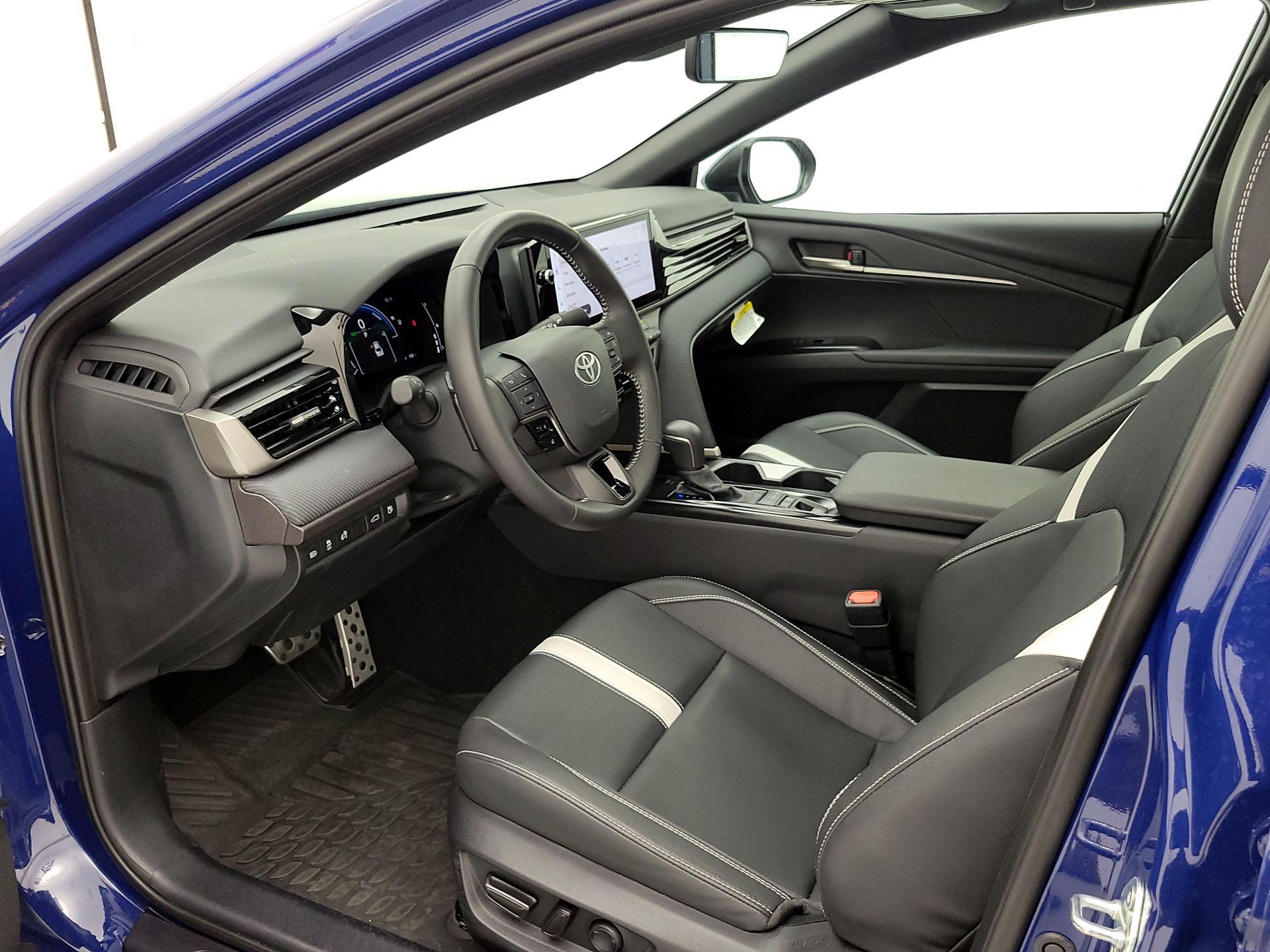 Thumbnail: 2025 Toyota Camry - 11