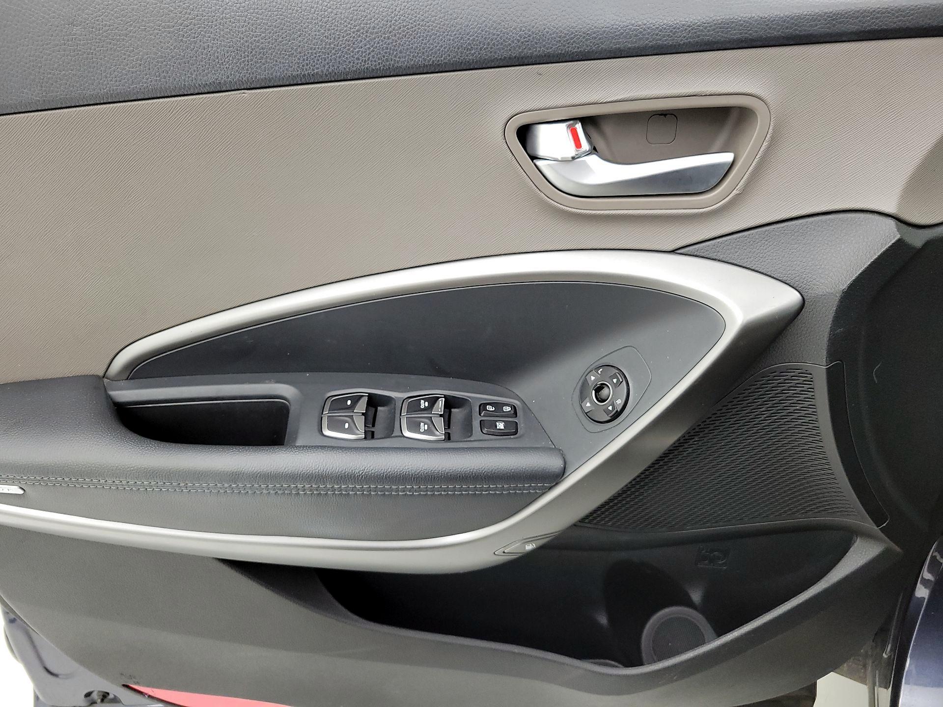 Thumbnail: 2019 Hyundai Santa Fe - 12