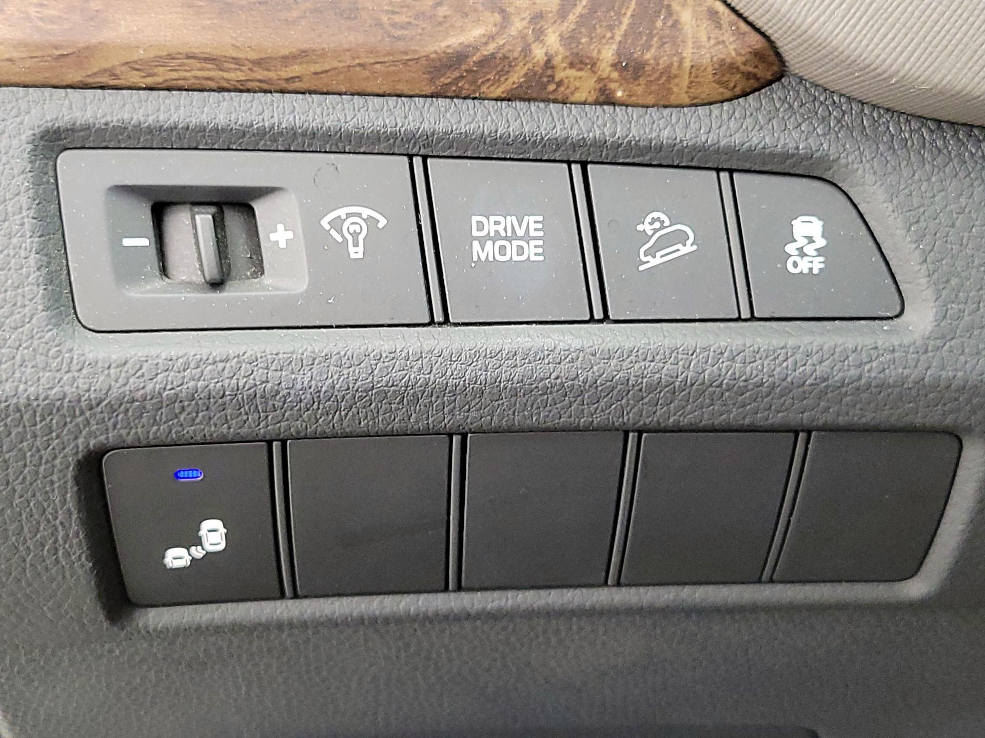 Thumbnail: 2019 Hyundai Santa Fe - 13