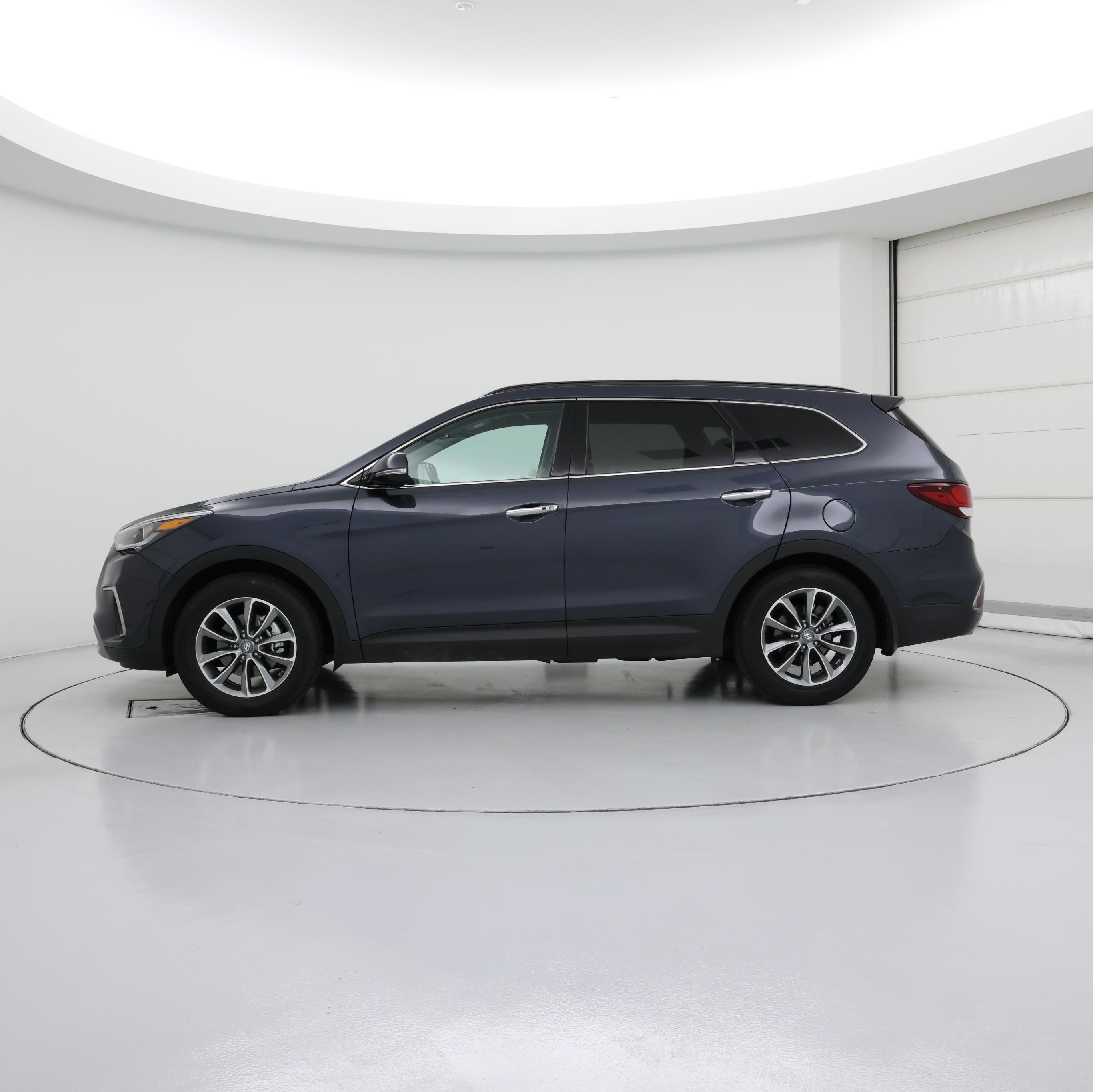 Thumbnail: 2019 Hyundai Santa Fe - 3