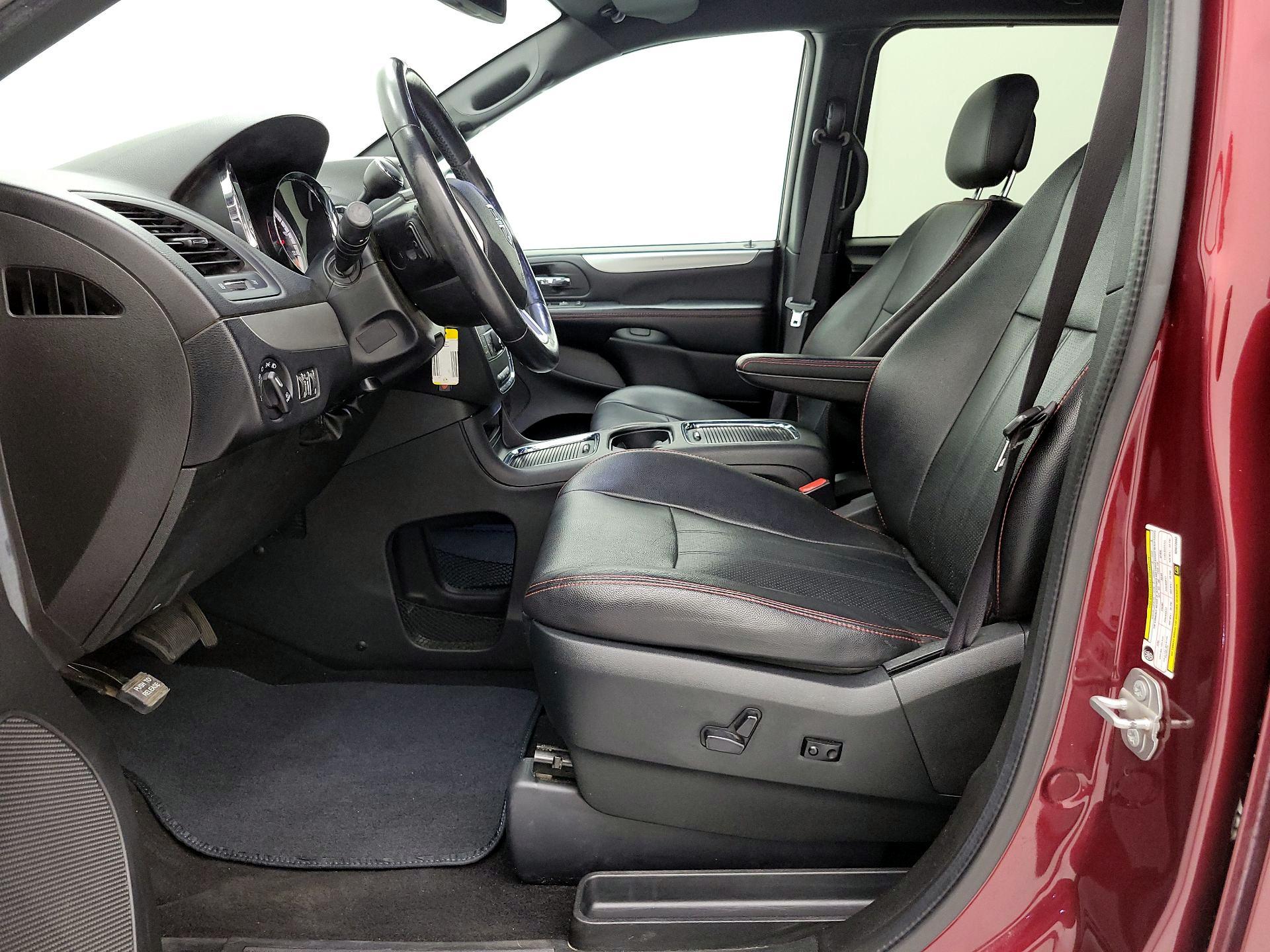 Thumbnail: 2019 Dodge Grand Caravan - 11