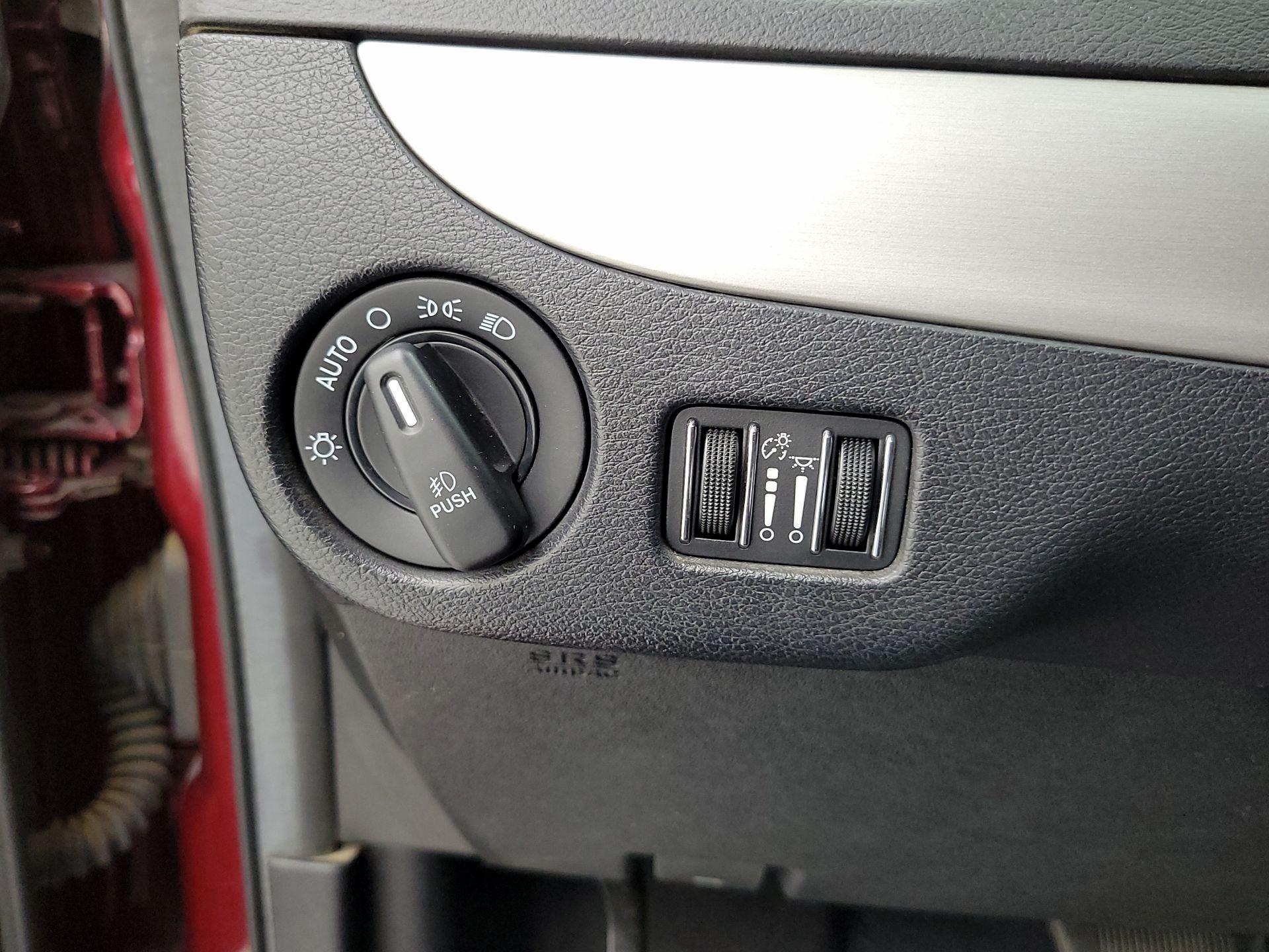 Thumbnail: 2019 Dodge Grand Caravan - 13