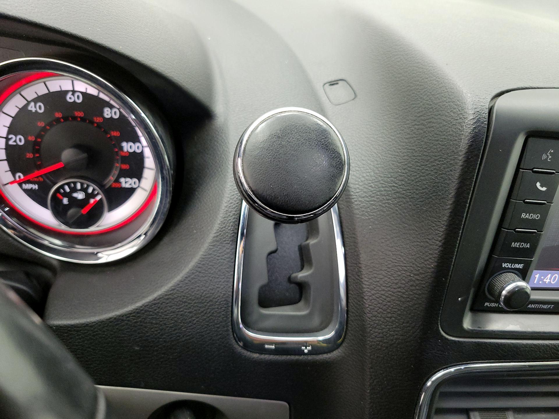 Thumbnail: 2019 Dodge Grand Caravan - 17