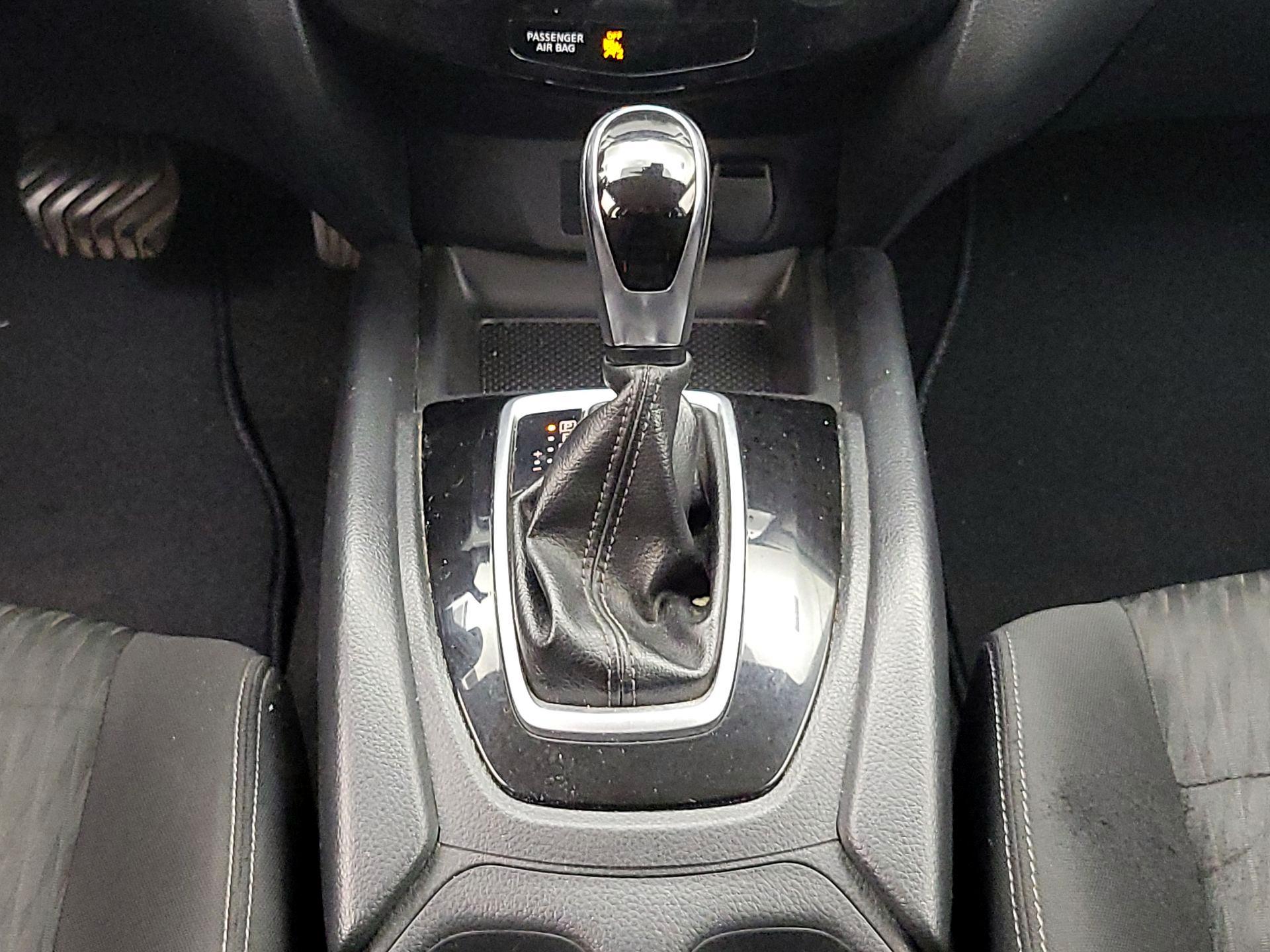 Thumbnail: 2019 Nissan Rogue - 17