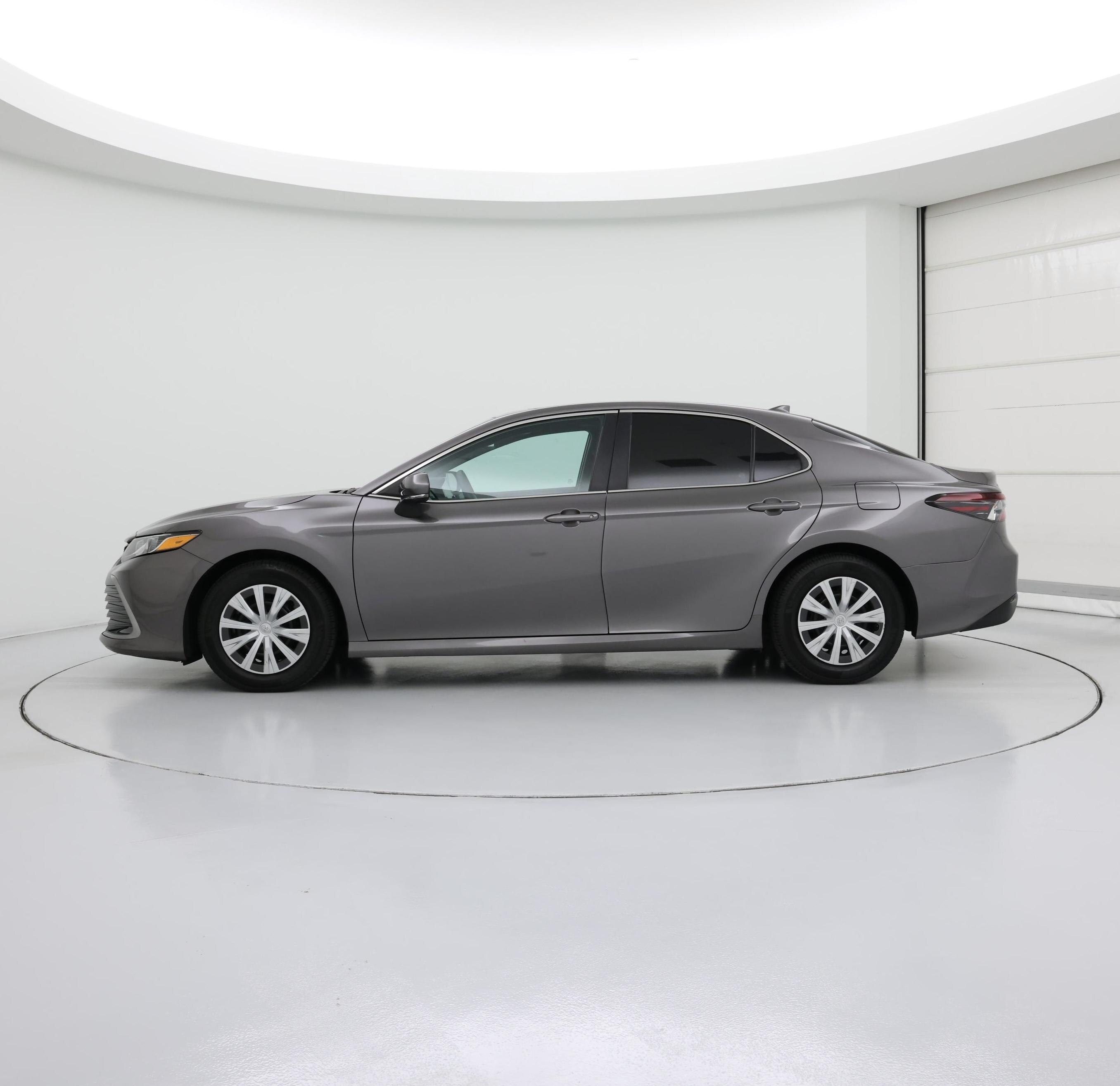 Thumbnail: 2022 Toyota Camry - 3