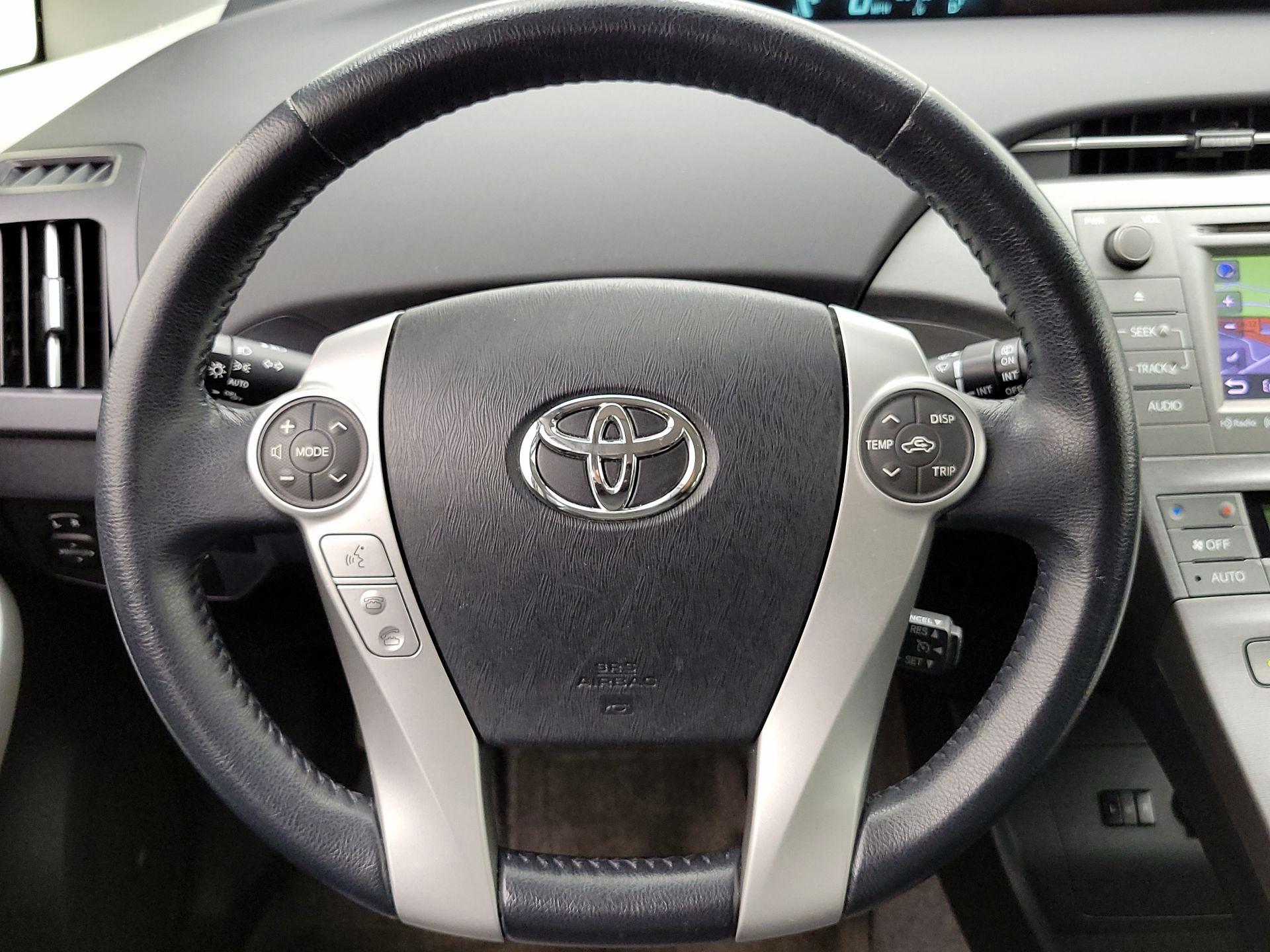 Thumbnail: 2014 Toyota Prius - 10
