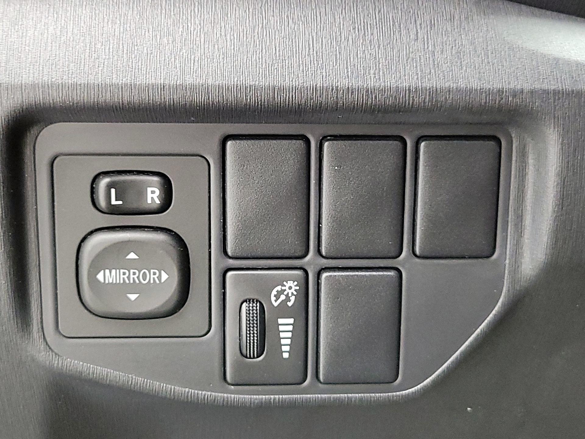 Thumbnail: 2014 Toyota Prius - 13