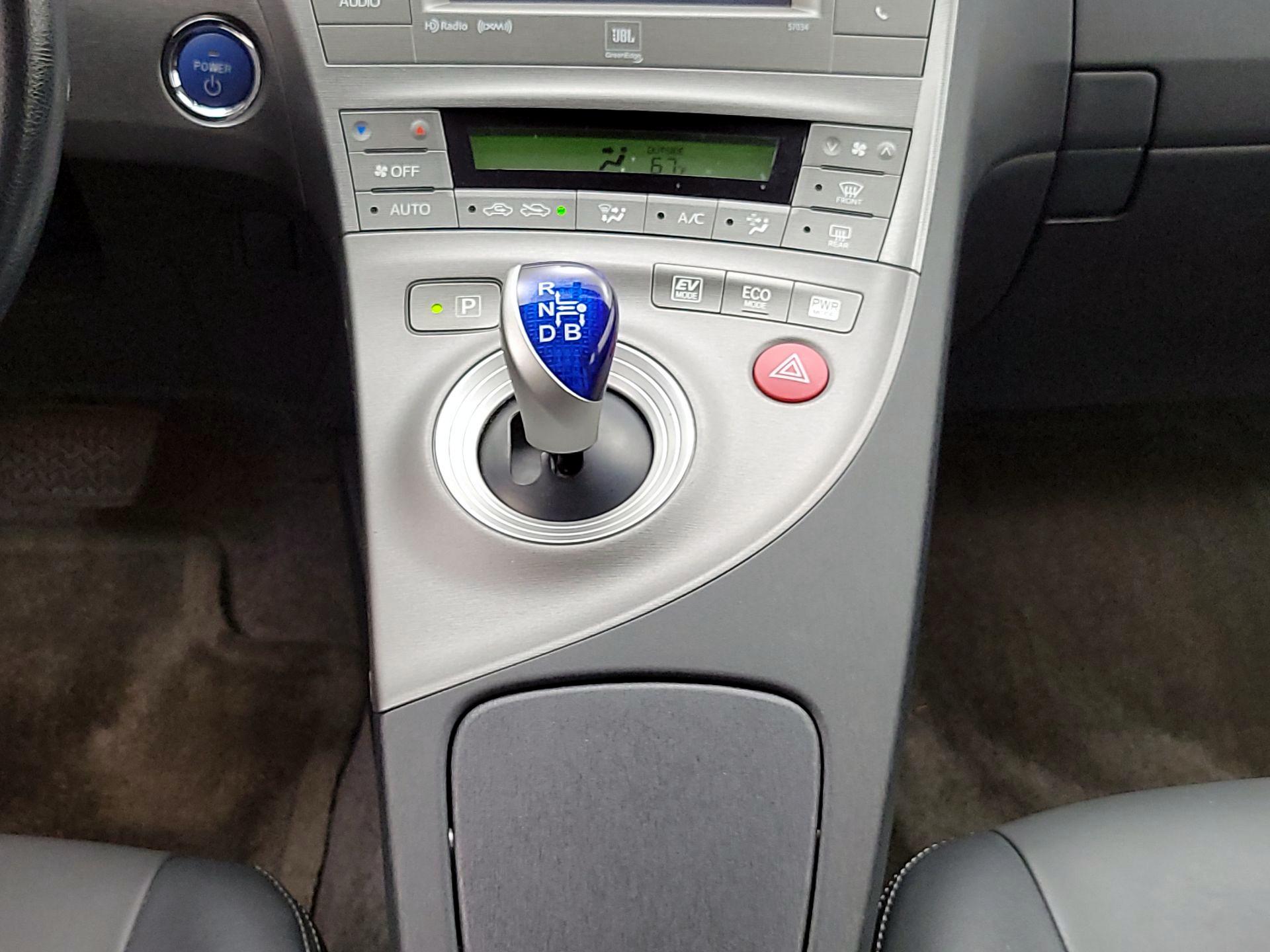 Thumbnail: 2014 Toyota Prius - 18