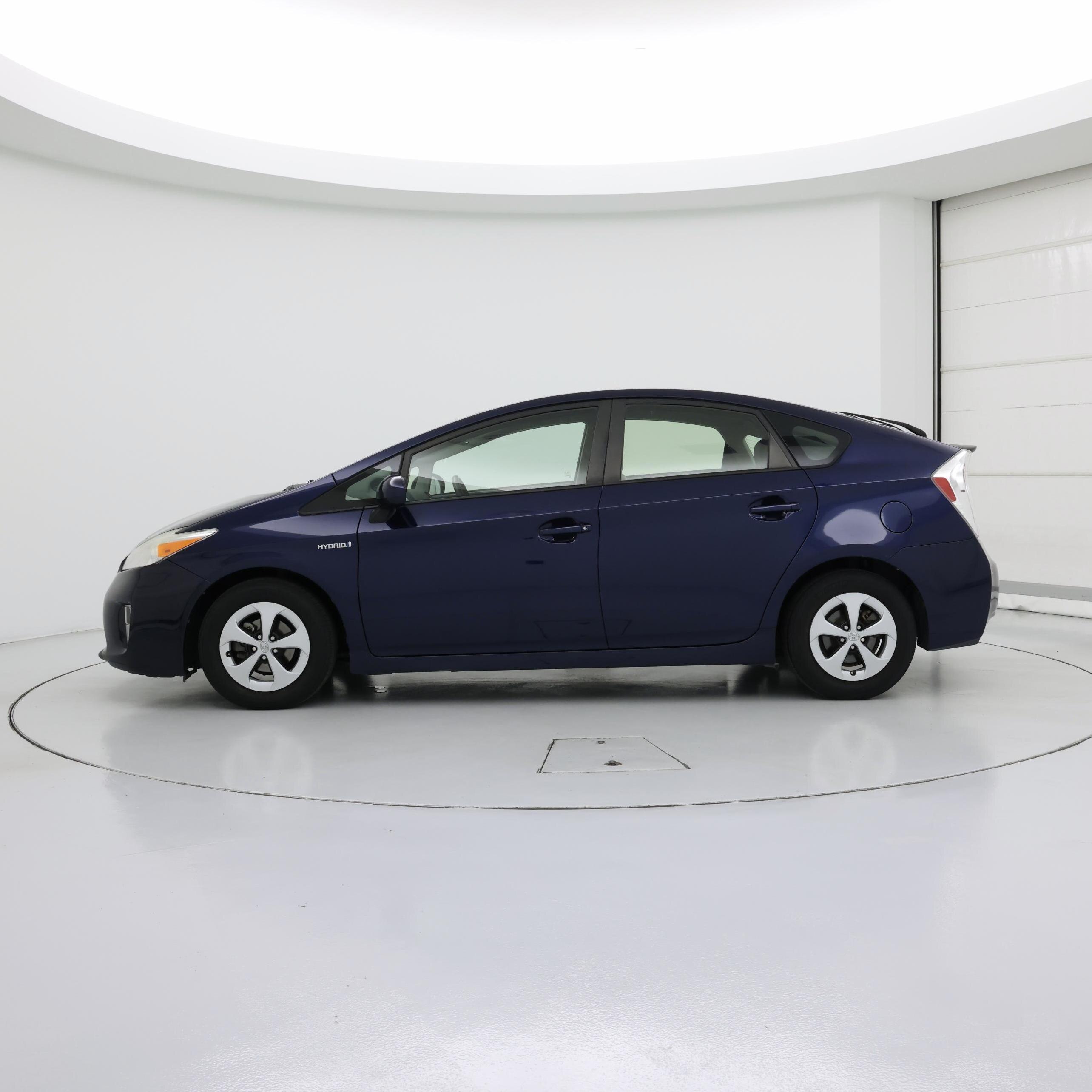 Thumbnail: 2014 Toyota Prius - 3