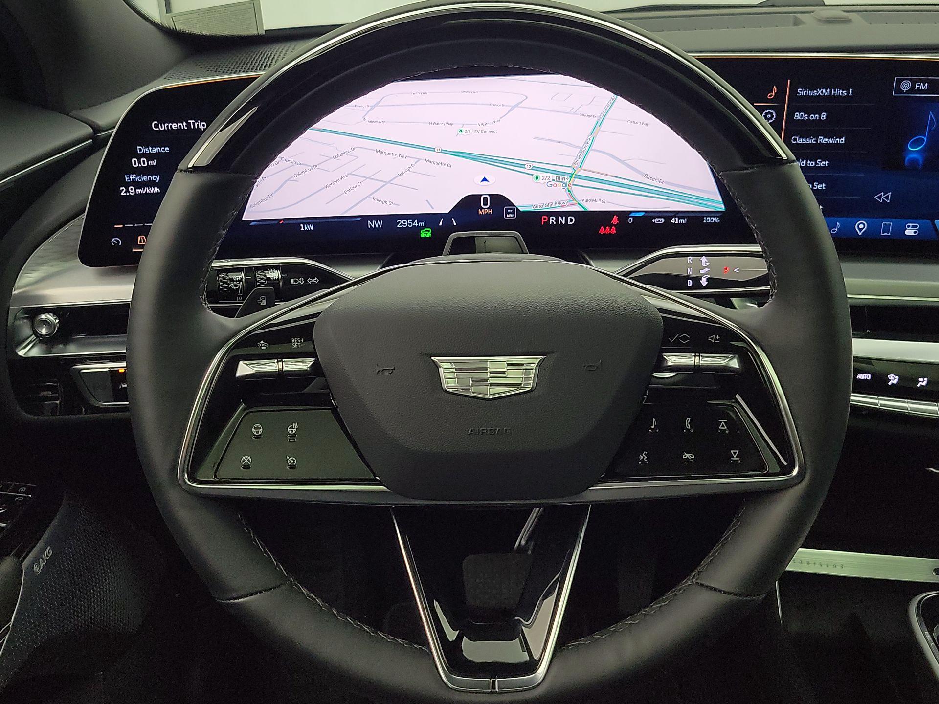 Thumbnail: 2025 Cadillac Lyriq - 10