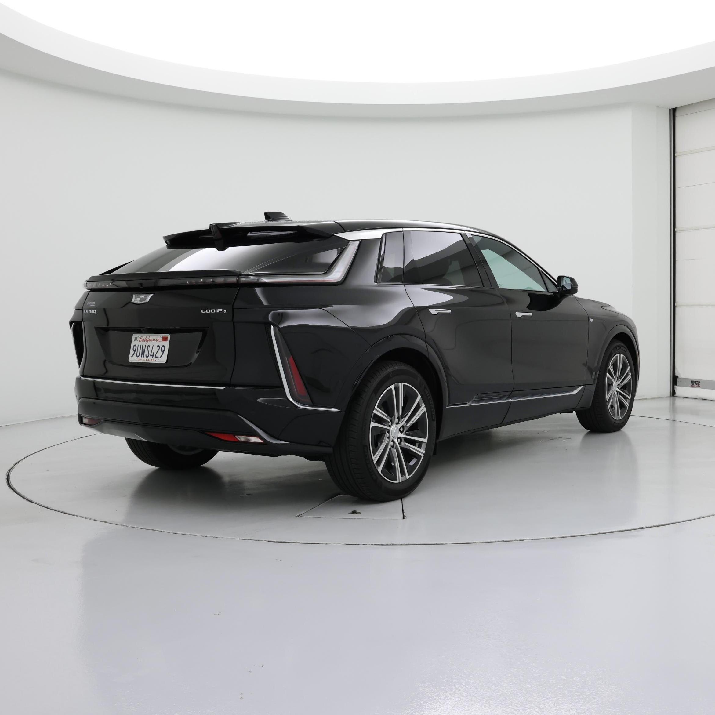 Thumbnail: 2025 Cadillac Lyriq - 8