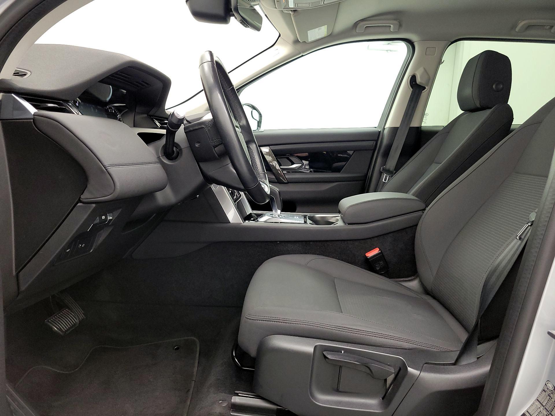 Thumbnail: 2020 Land Rover Discovery Sport - 11