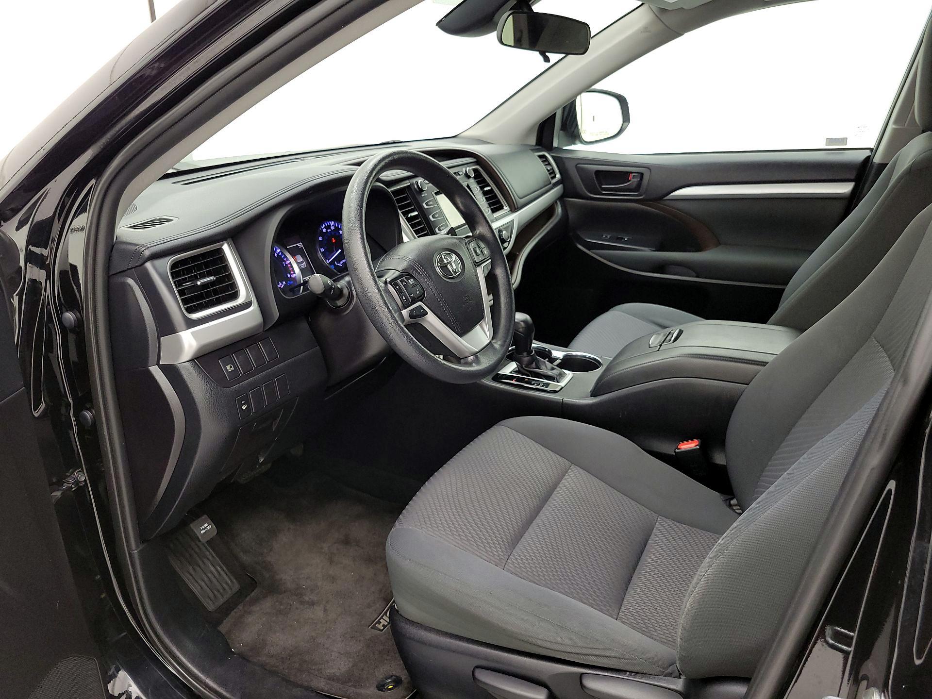 Thumbnail: 2019 Toyota Highlander - 11