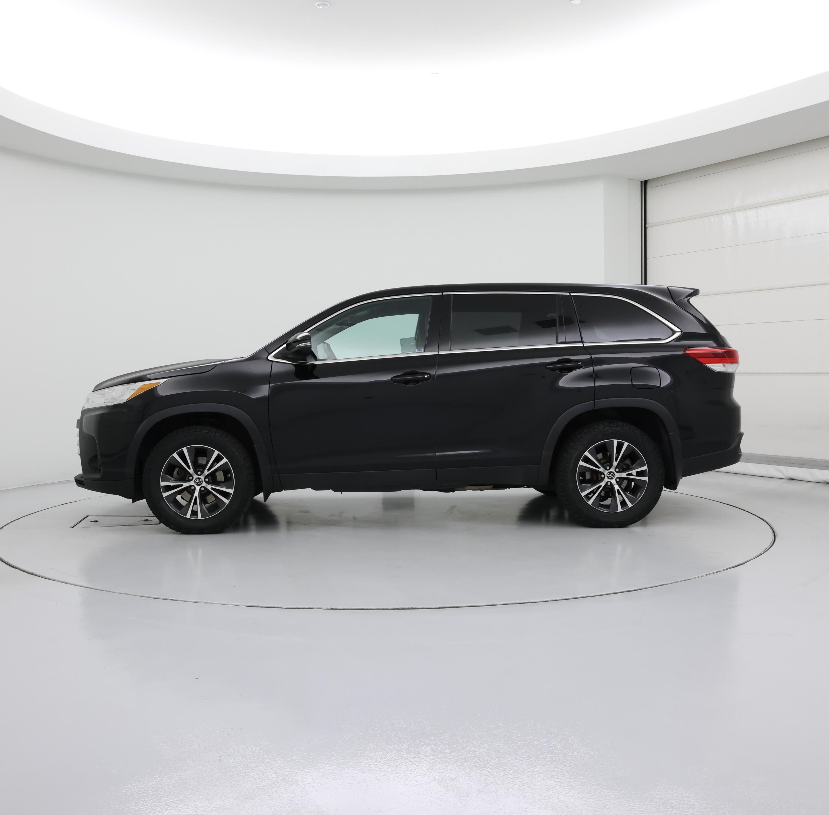 Thumbnail: 2019 Toyota Highlander - 3
