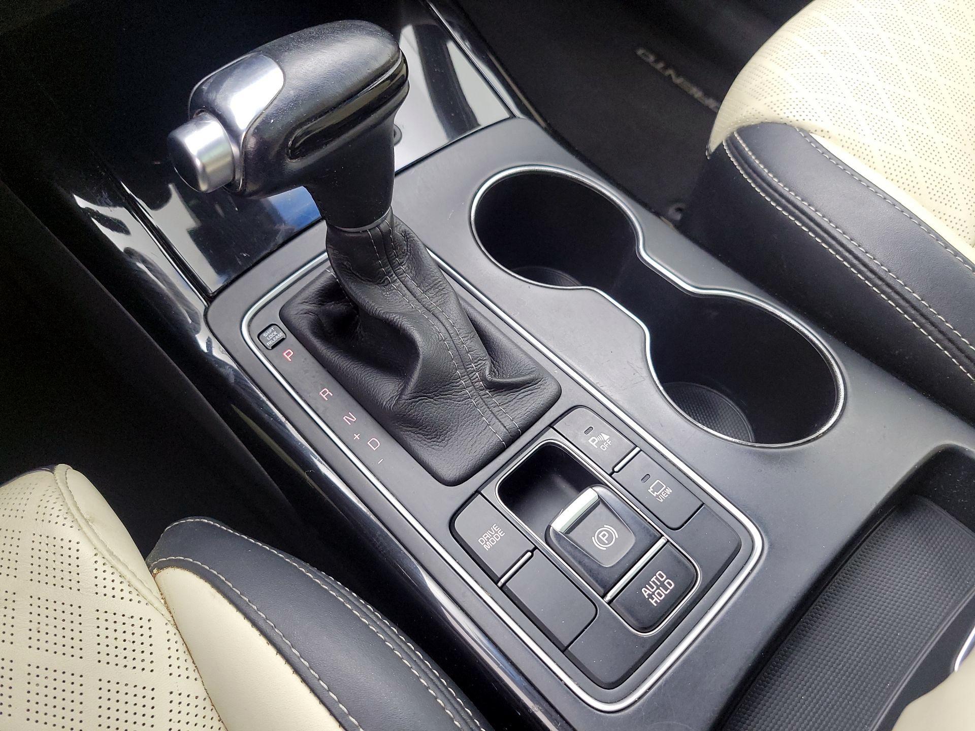 Thumbnail: 2016 Kia Sorento - 18