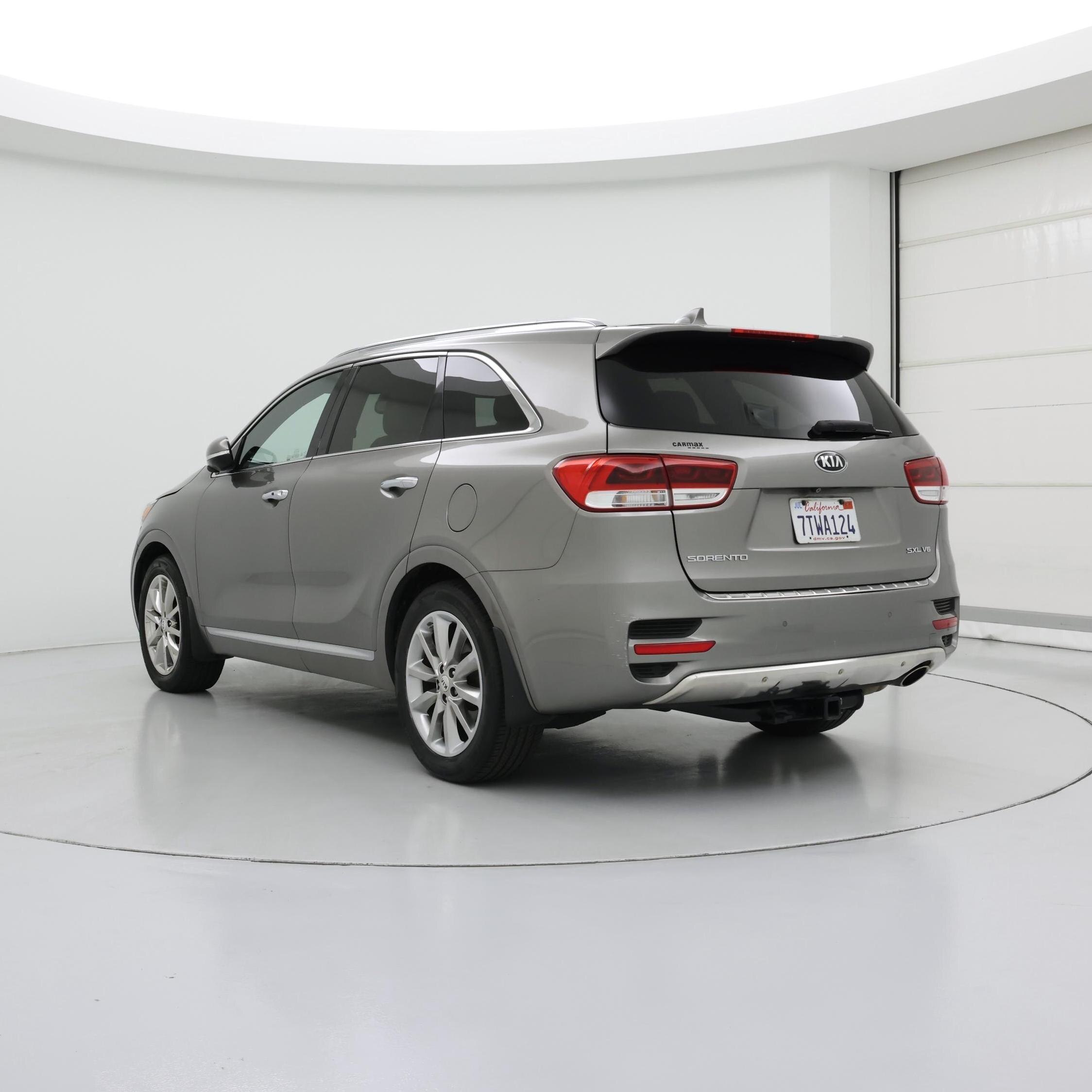 Thumbnail: 2016 Kia Sorento - 2