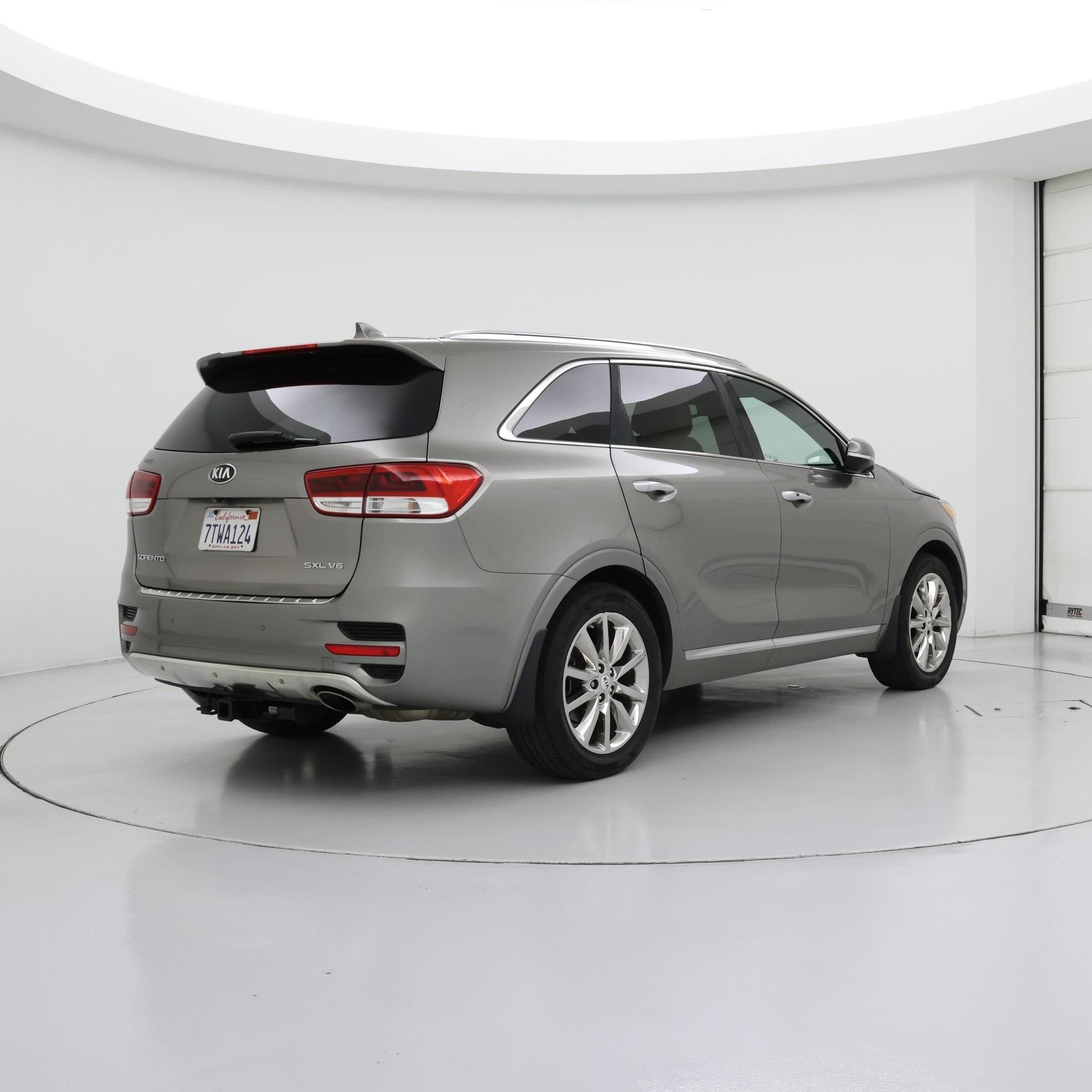 Thumbnail: 2016 Kia Sorento - 8