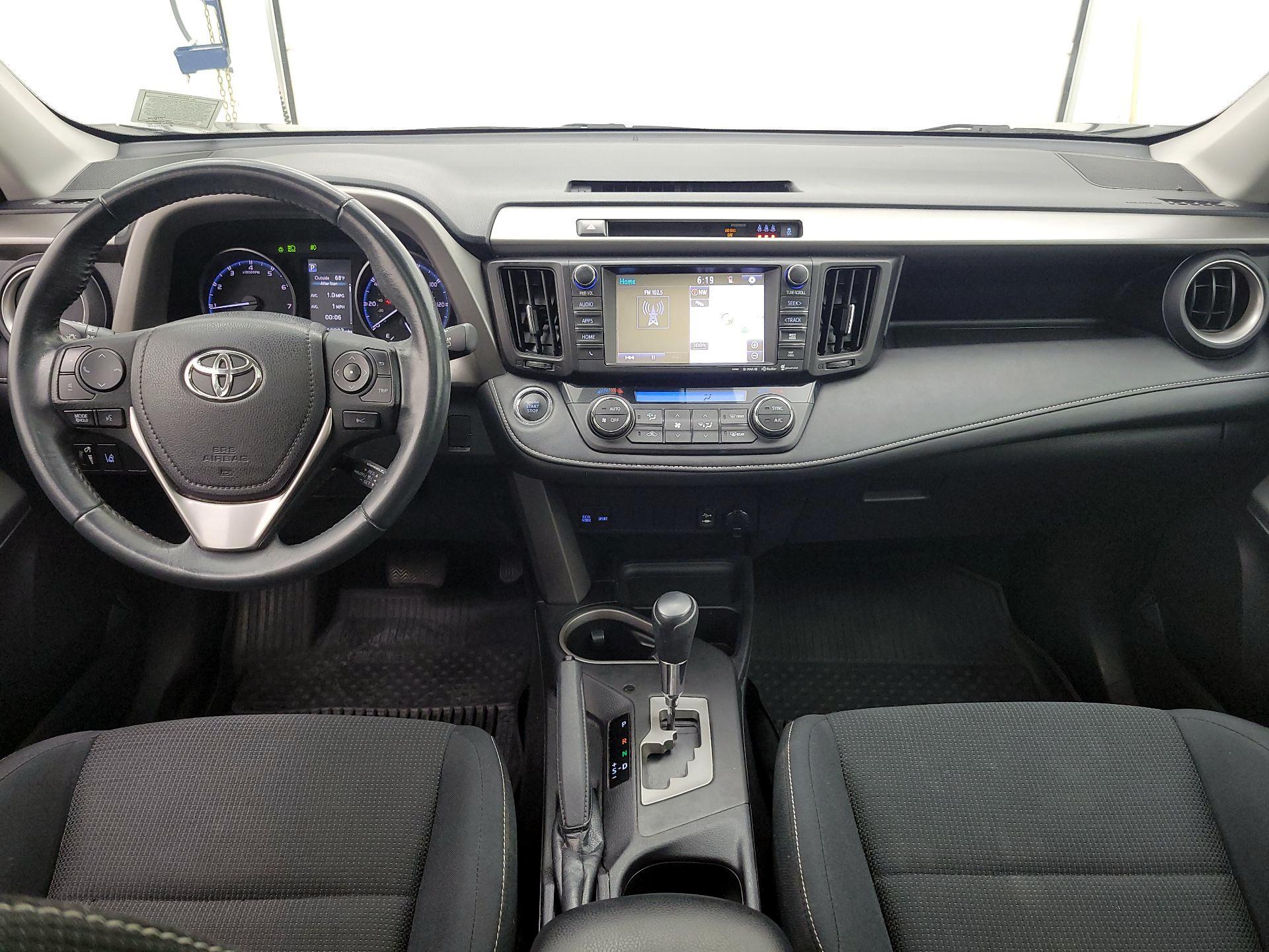 Thumbnail: 2017 Toyota RAV4 - 9