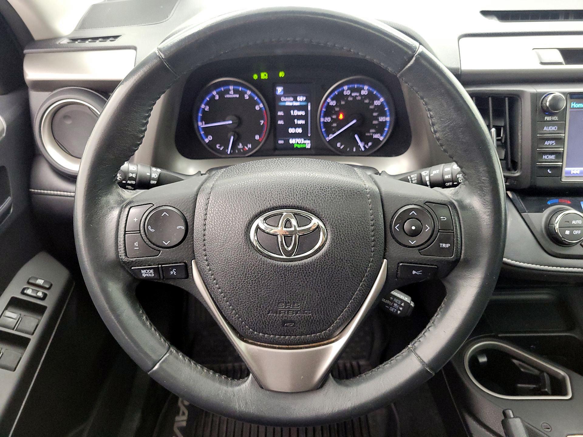 Thumbnail: 2017 Toyota RAV4 - 10