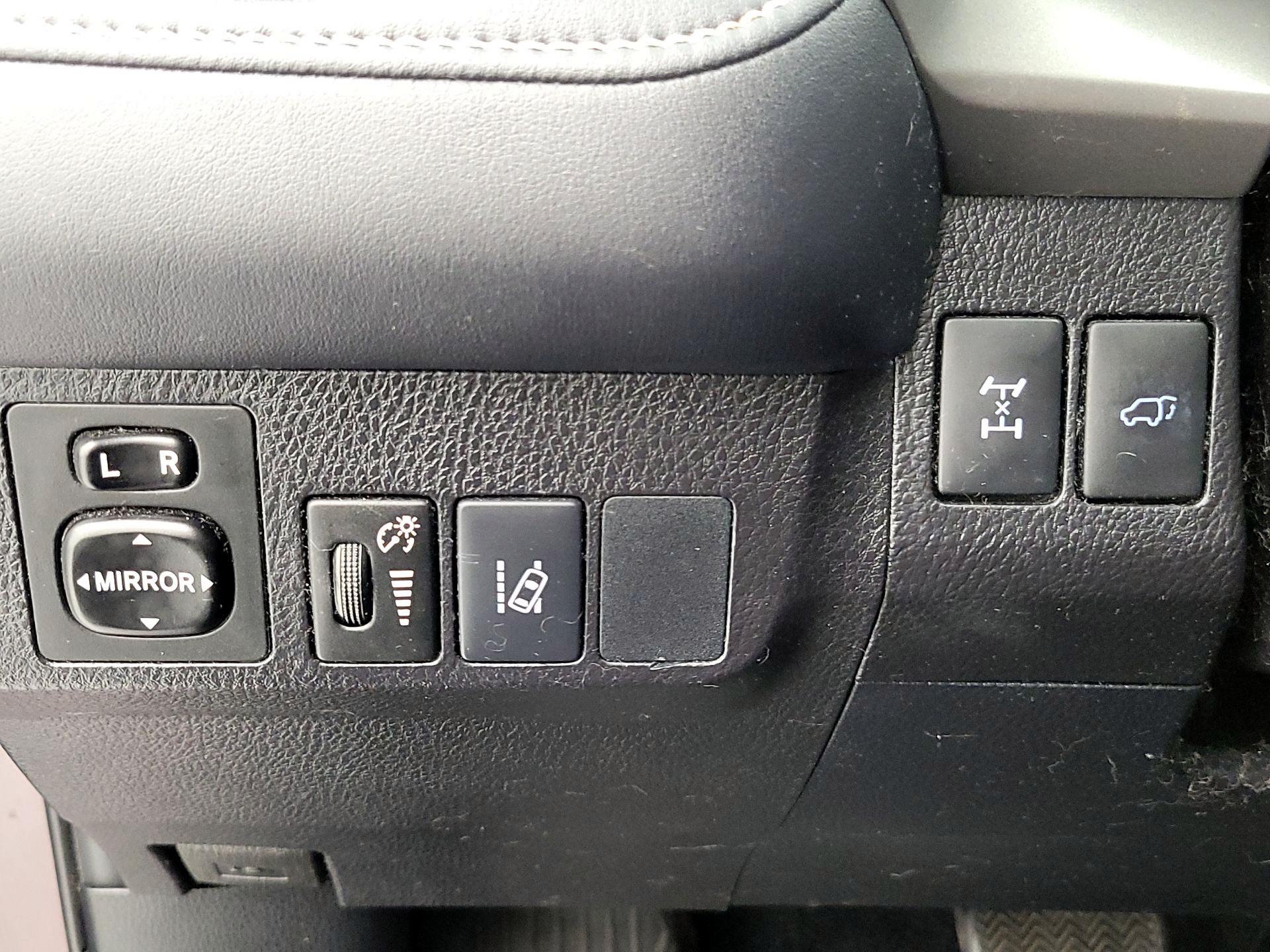 Thumbnail: 2017 Toyota RAV4 - 13