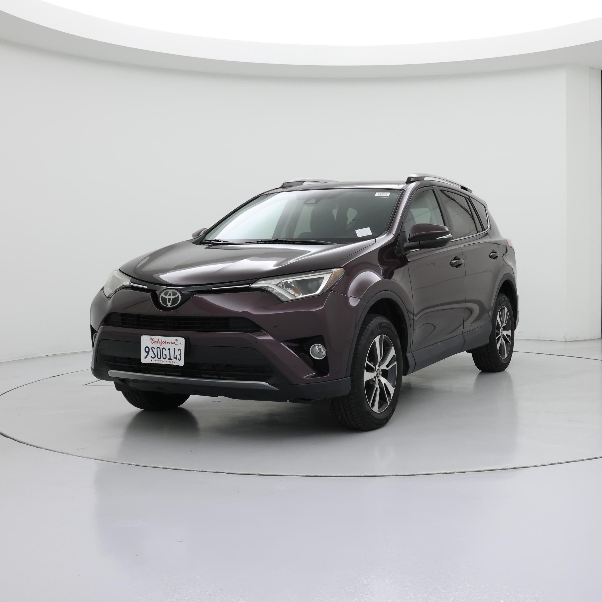 Thumbnail: 2017 Toyota RAV4 - 4
