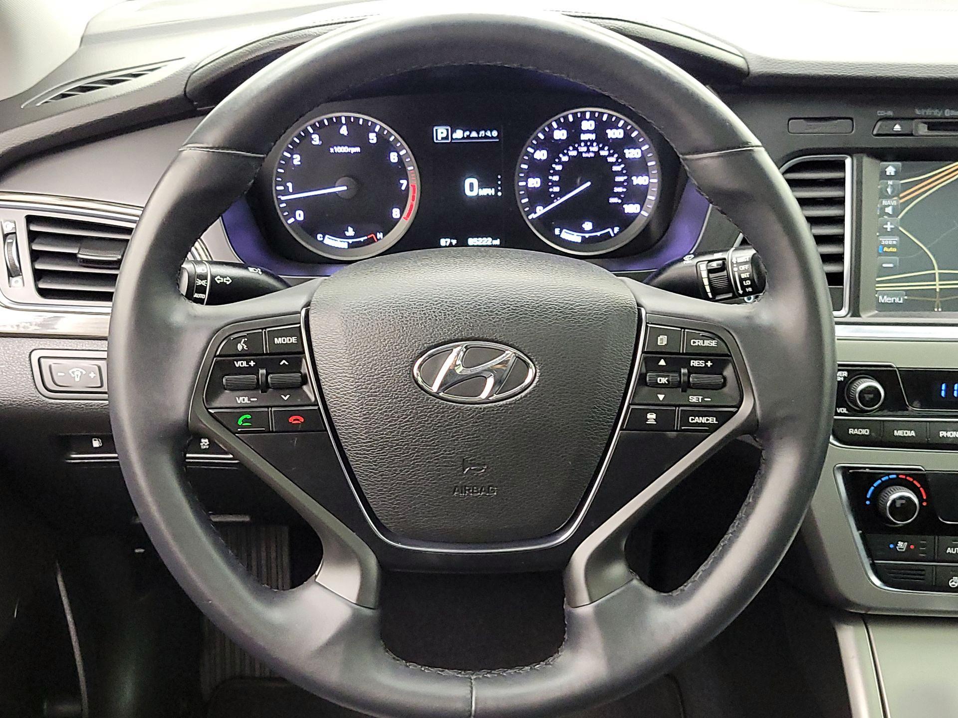 Thumbnail: 2015 Hyundai Sonata - 10