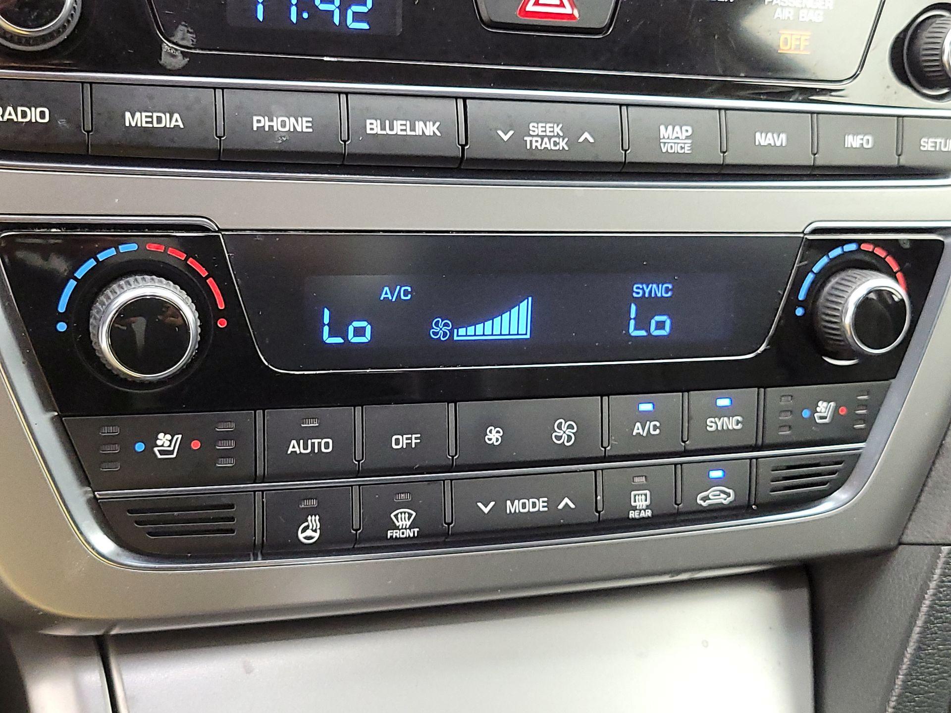 Thumbnail: 2015 Hyundai Sonata - 17