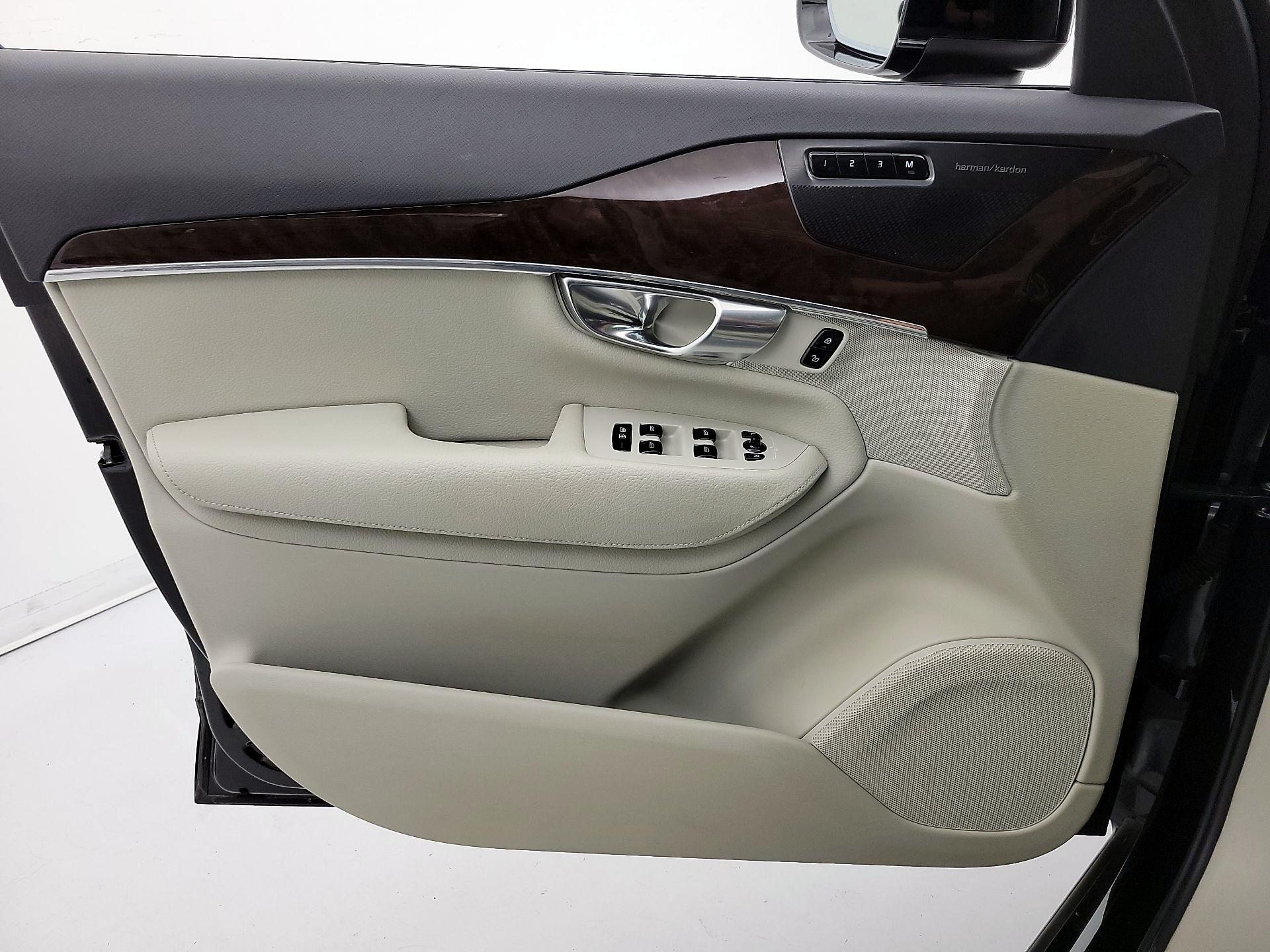 Thumbnail: 2019 Volvo XC90 - 12