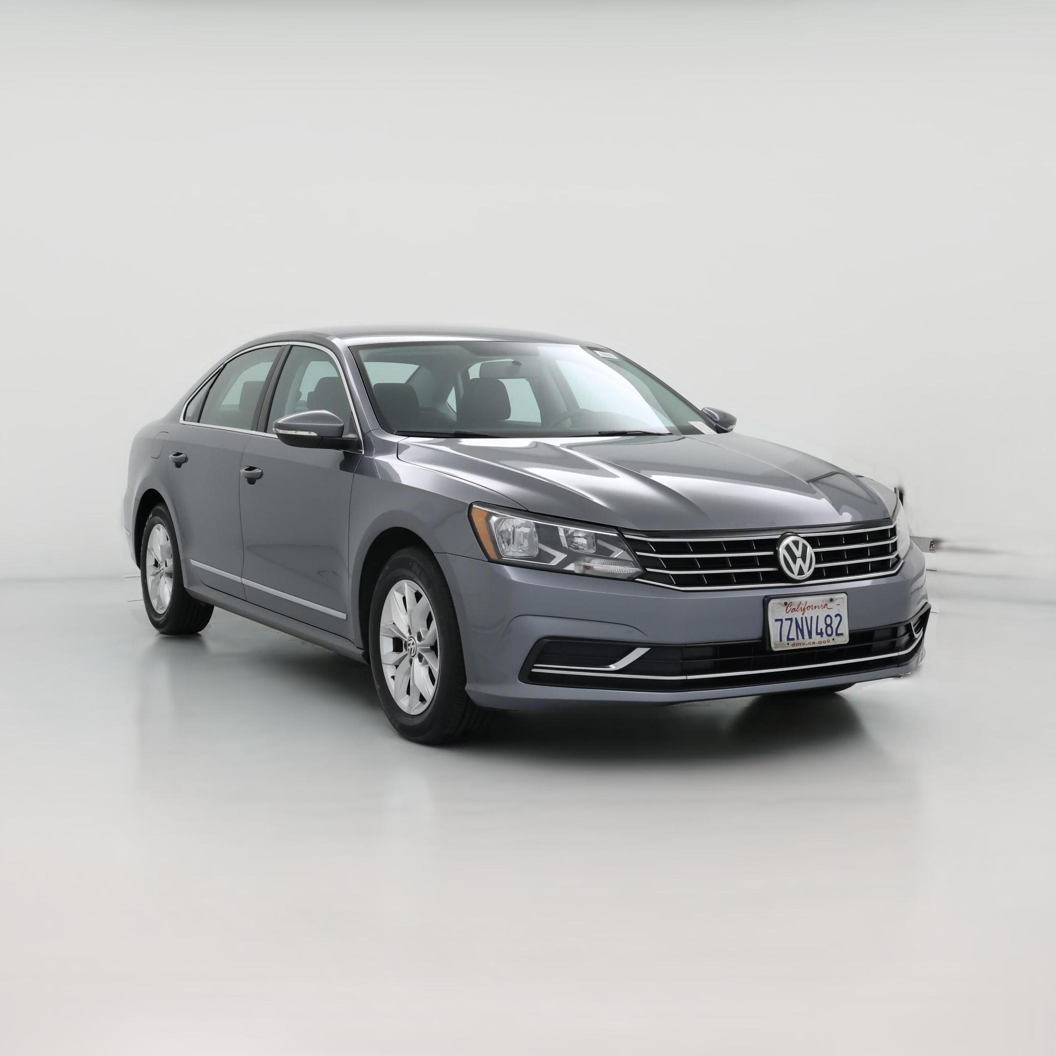 Thumbnail: 2017 Volkswagen Passat - 1