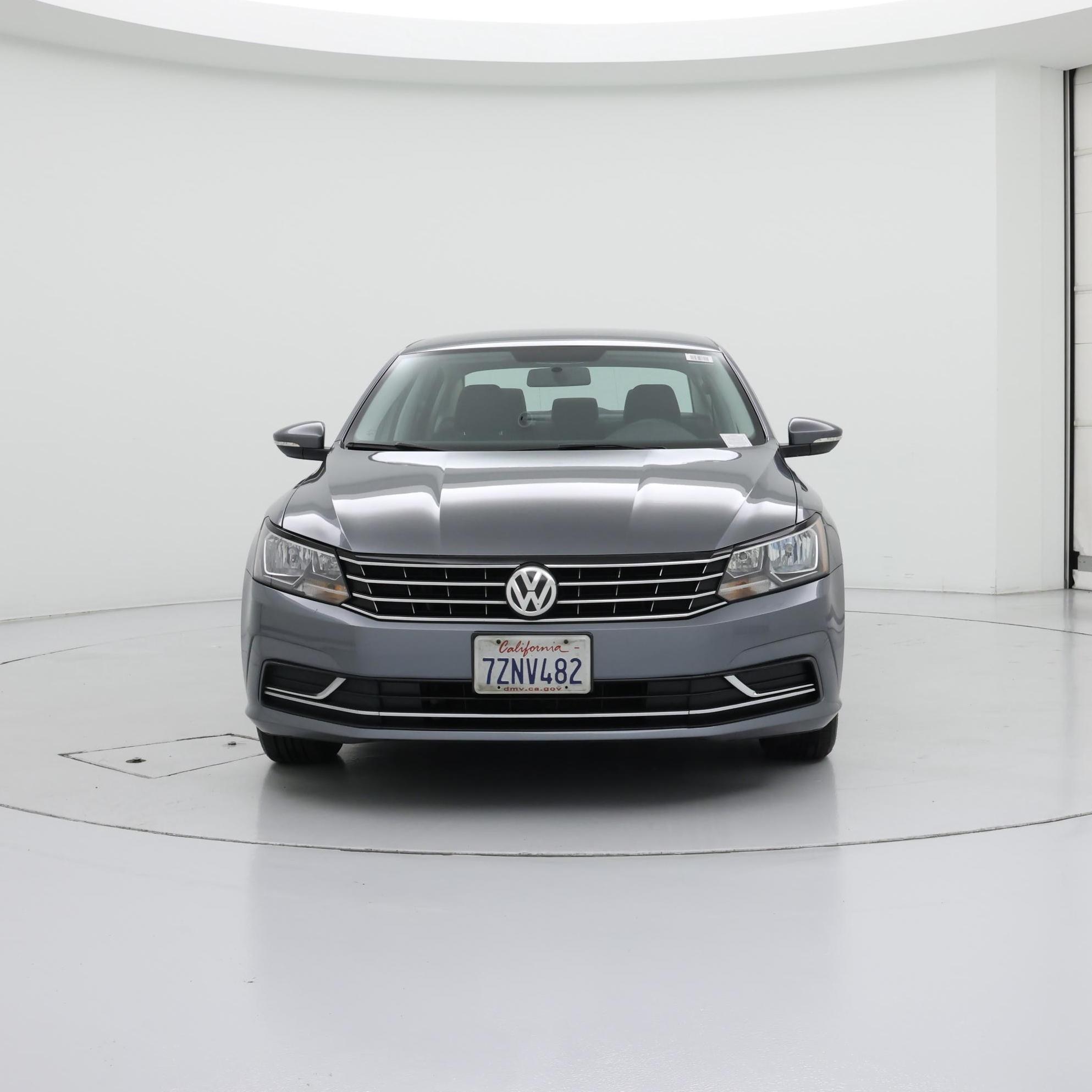 Thumbnail: 2017 Volkswagen Passat - 5