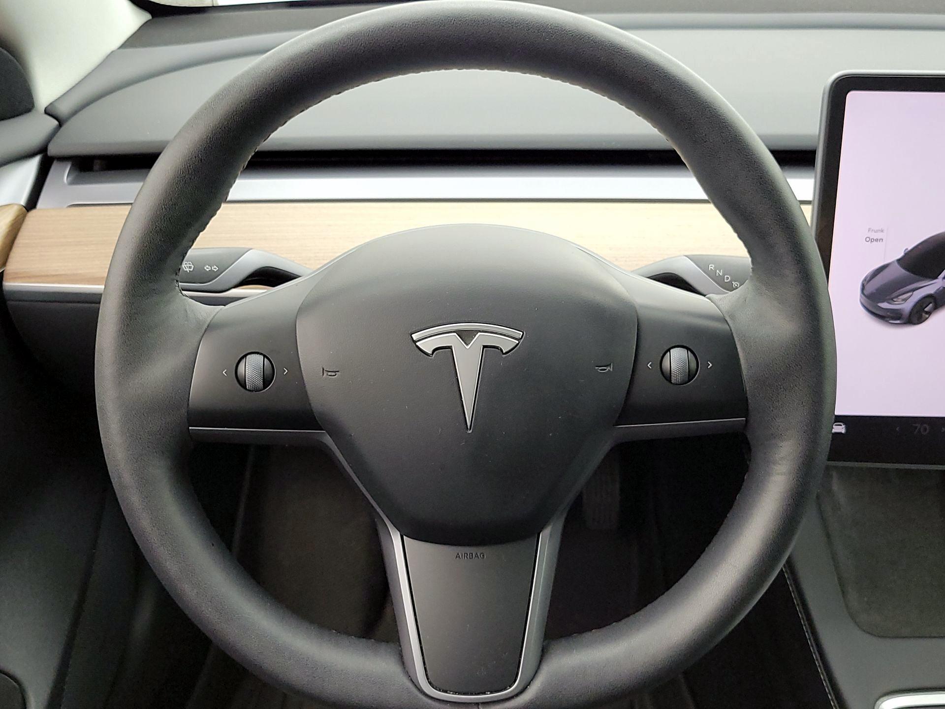 Thumbnail: 2023 Tesla Model 3 - 10