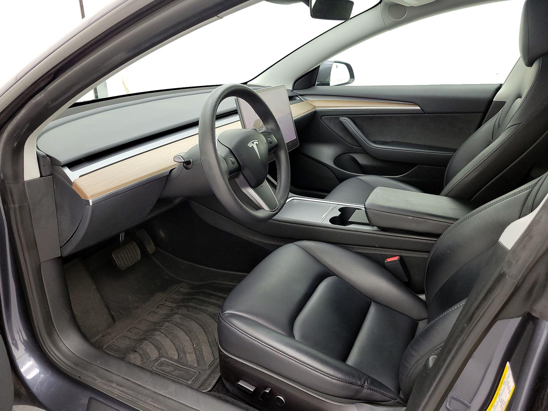 Thumbnail: 2023 Tesla Model 3 - 11