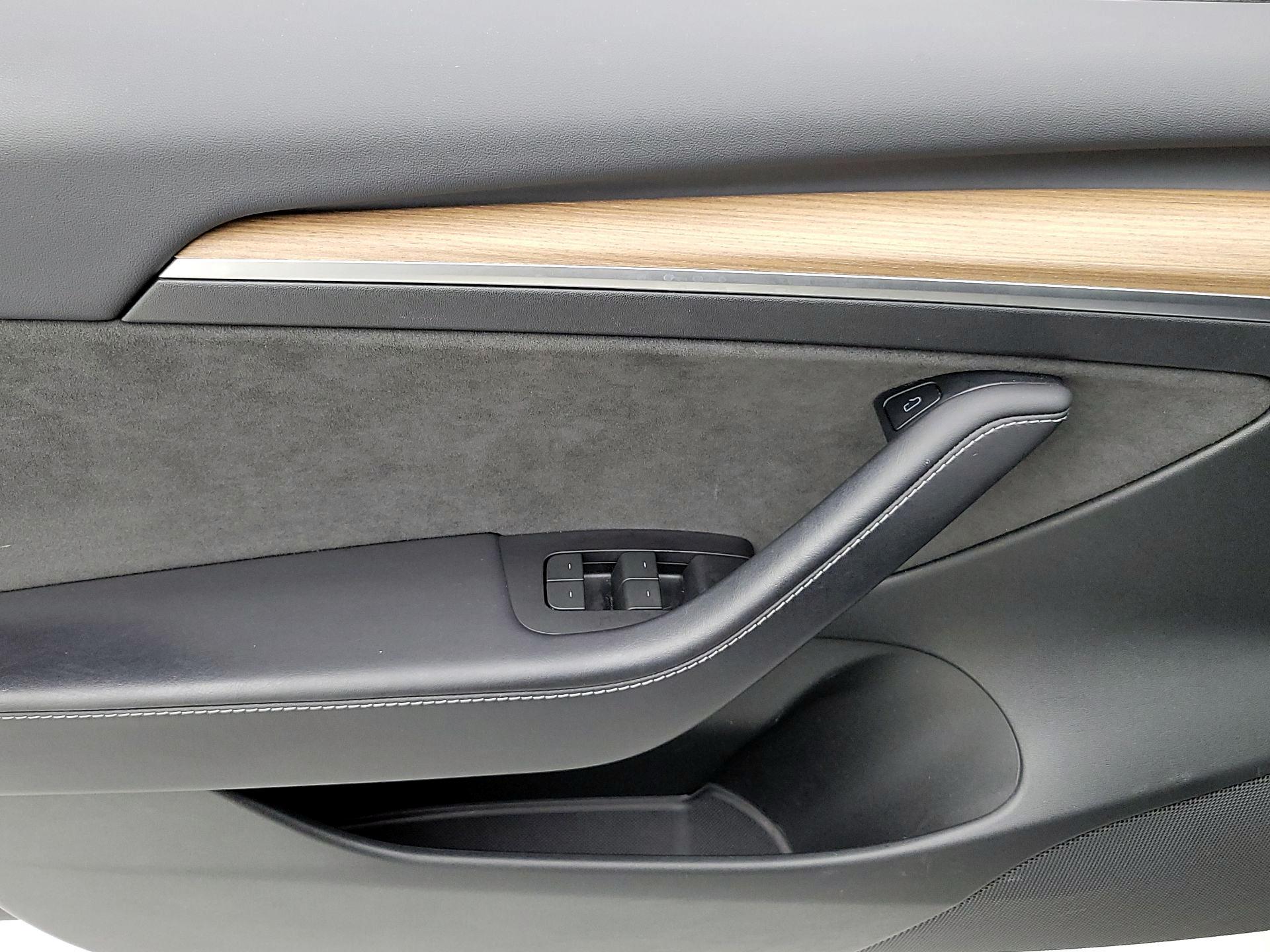 Thumbnail: 2023 Tesla Model 3 - 12