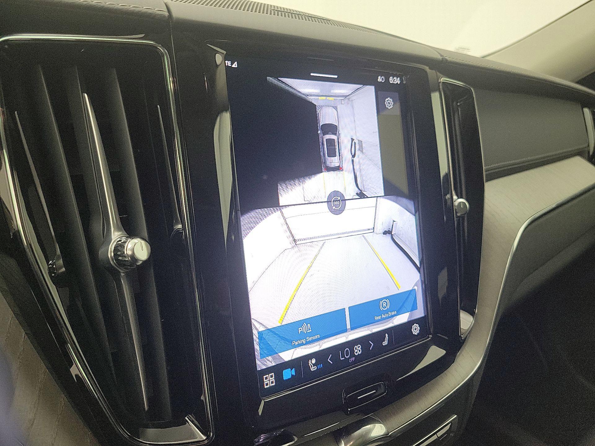 Thumbnail: 2025 Volvo XC60 - 15