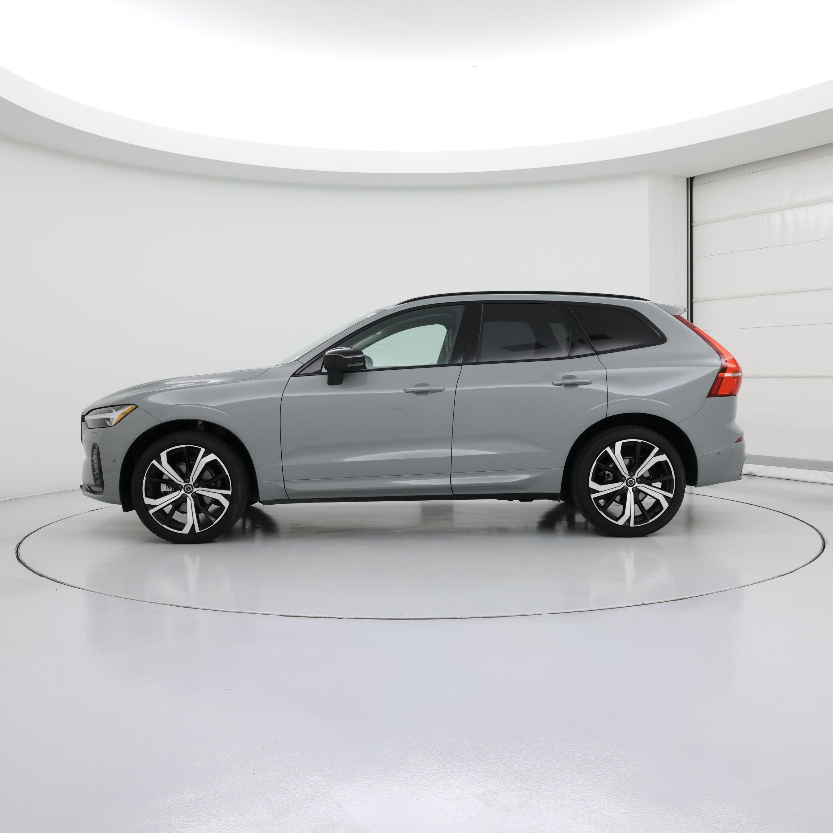 Thumbnail: 2025 Volvo XC60 - 3
