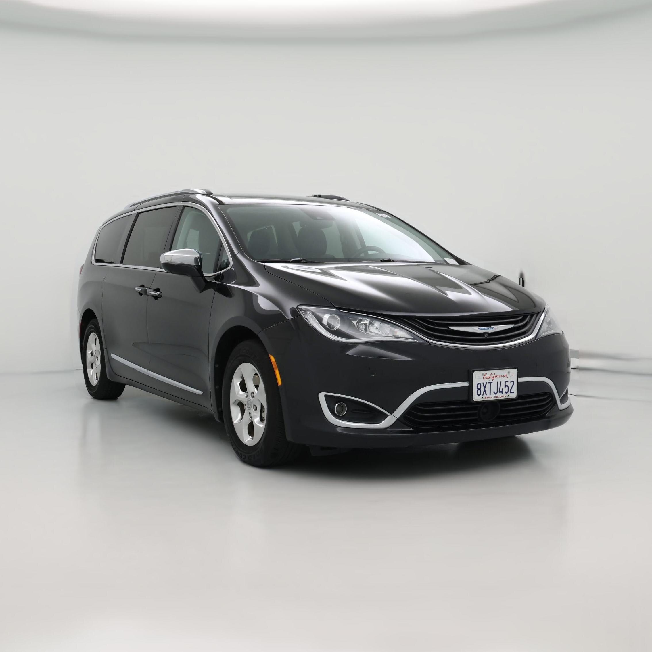 Thumbnail: 2018 Chrysler Pacifica - 1