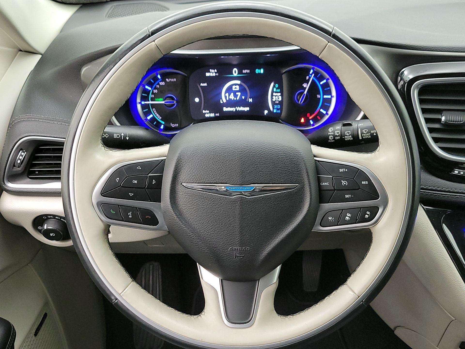 Thumbnail: 2018 Chrysler Pacifica - 10