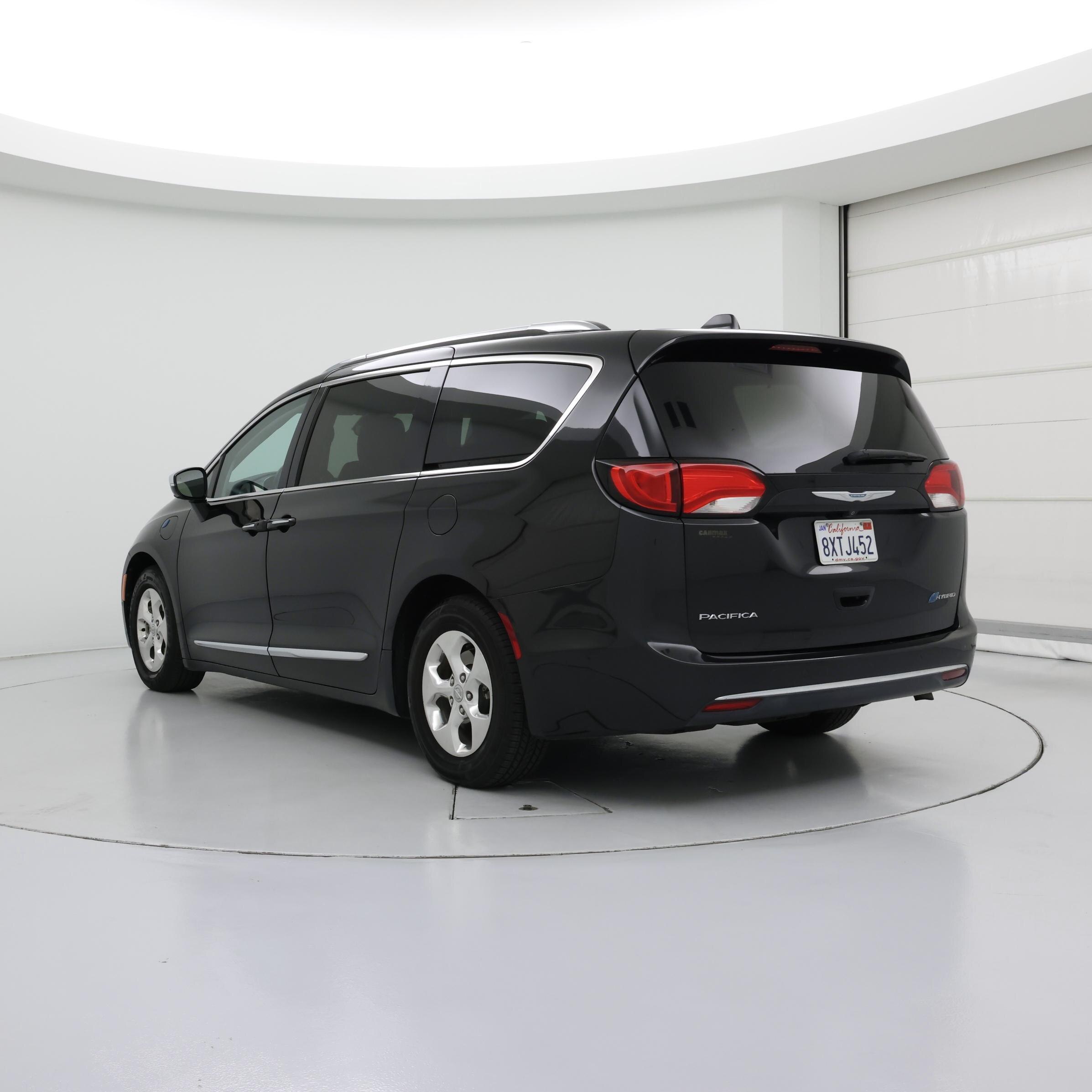 Thumbnail: 2018 Chrysler Pacifica - 2