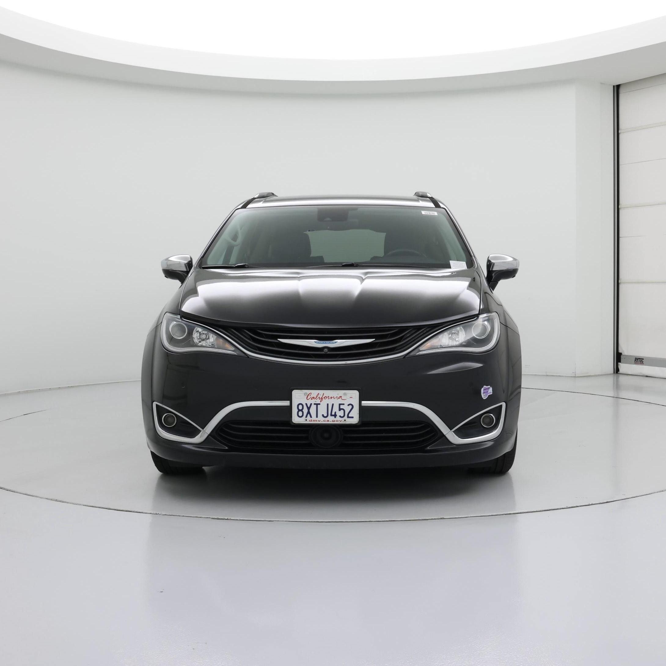 Thumbnail: 2018 Chrysler Pacifica - 5