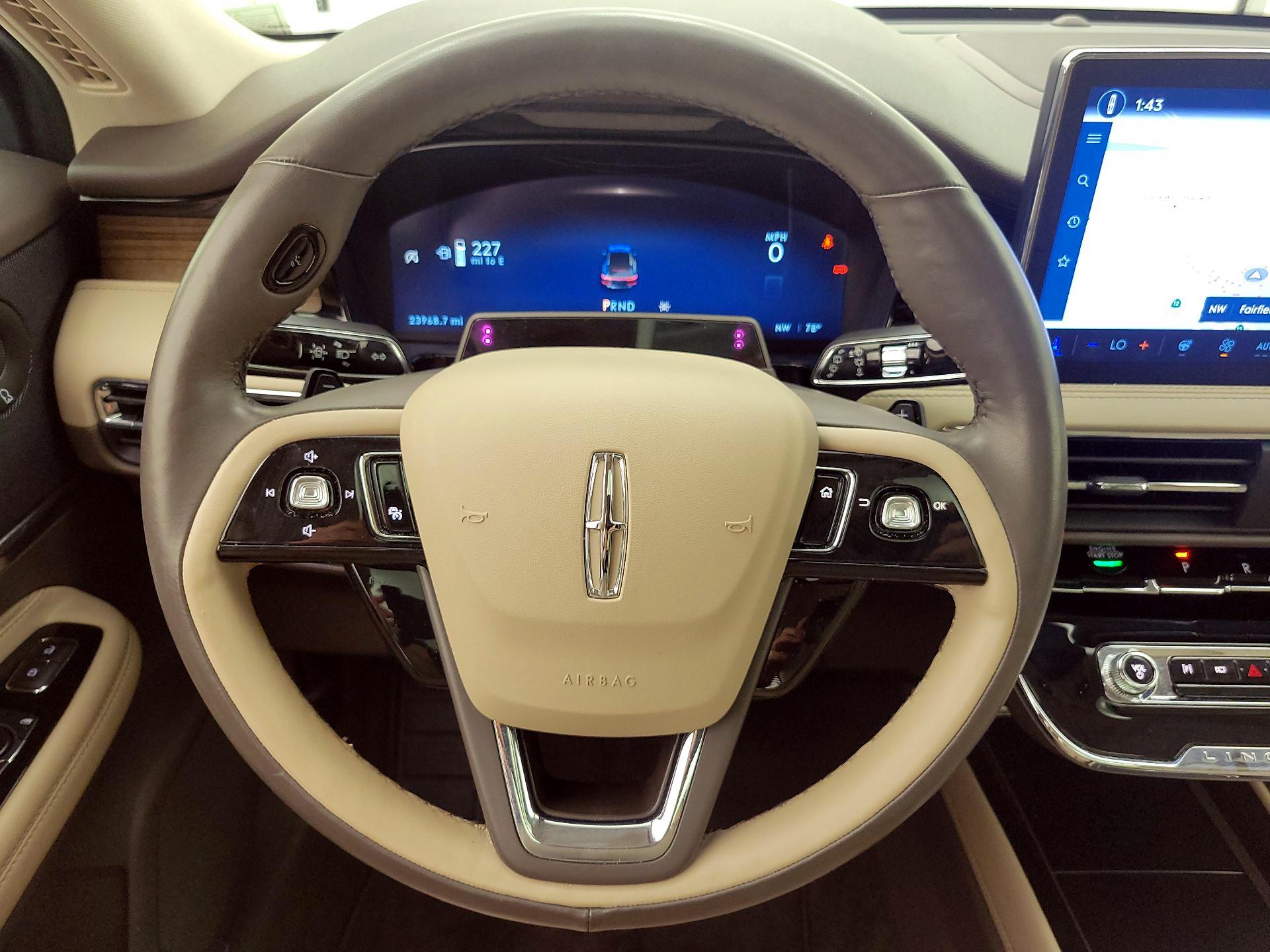 Thumbnail: 2023 Lincoln Corsair - 10