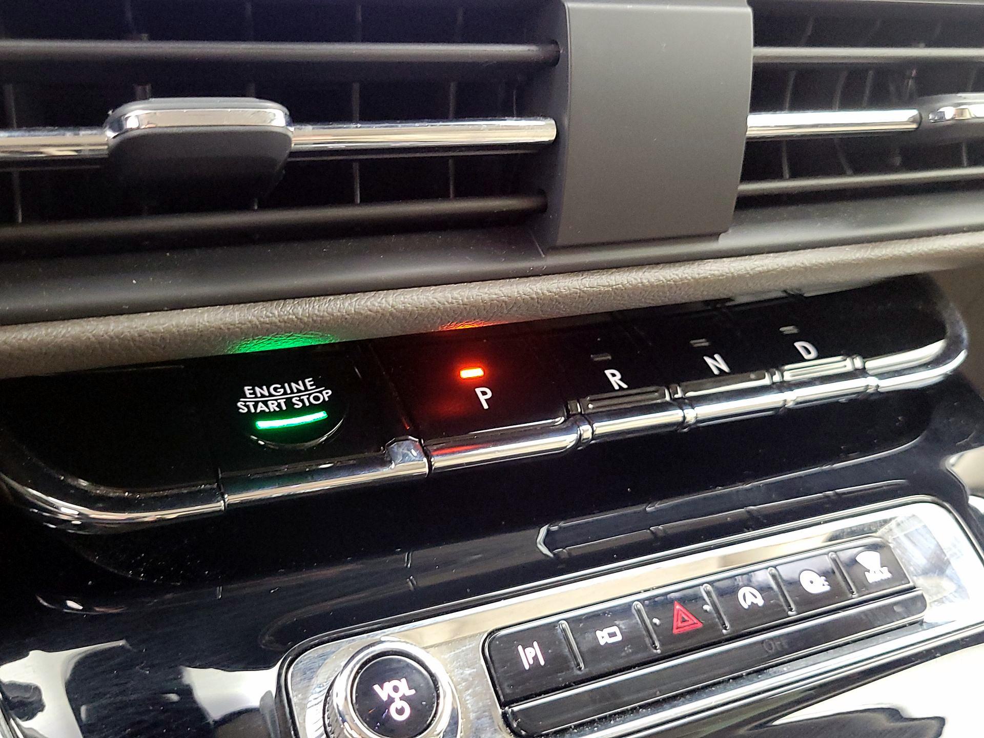 Thumbnail: 2023 Lincoln Corsair - 18