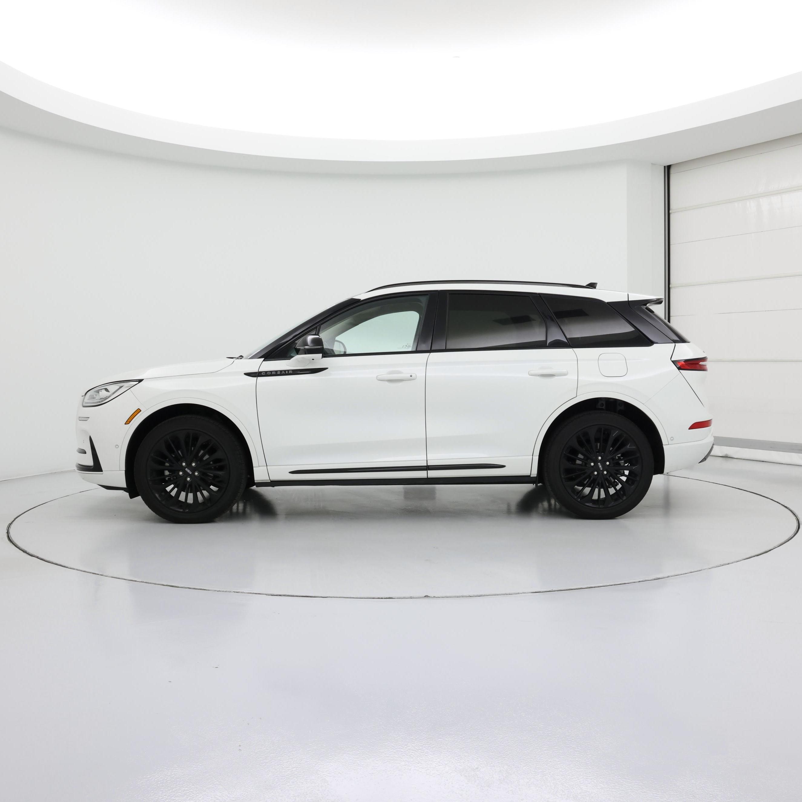 Thumbnail: 2023 Lincoln Corsair - 3