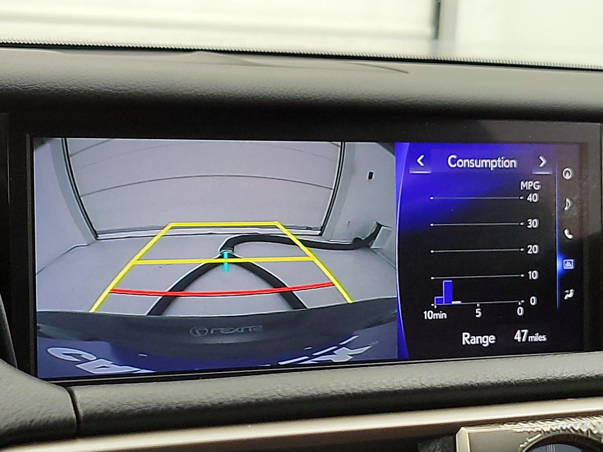 Thumbnail: 2018 Lexus IS - 15