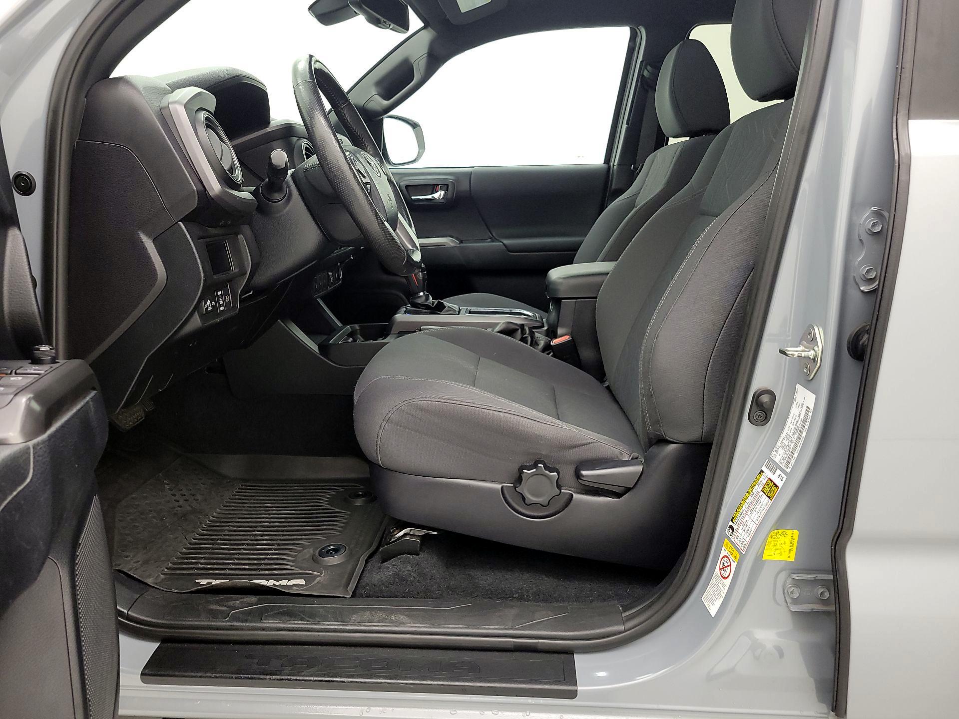 Thumbnail: 2019 Toyota Tacoma - 11