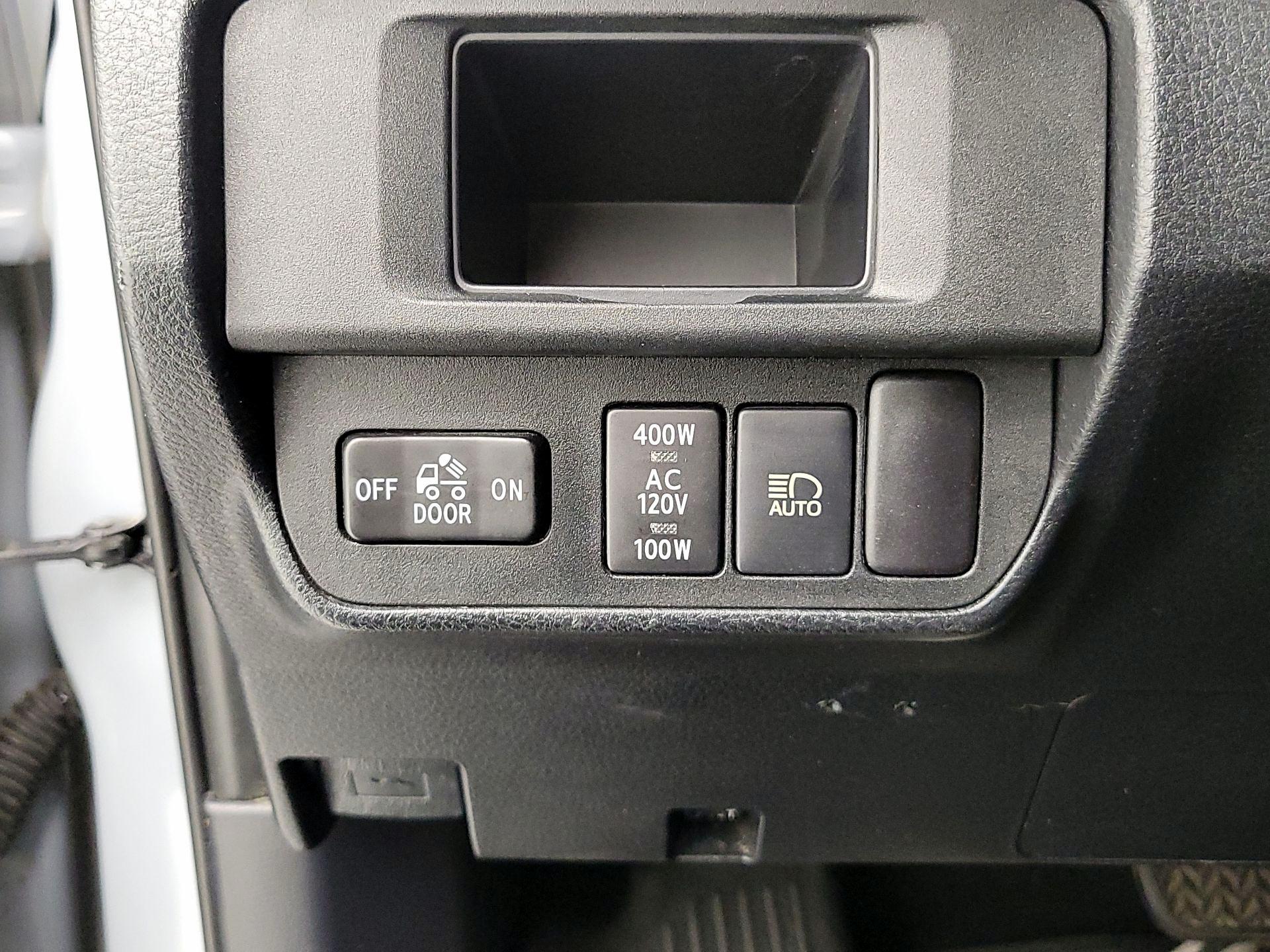 Thumbnail: 2019 Toyota Tacoma - 13